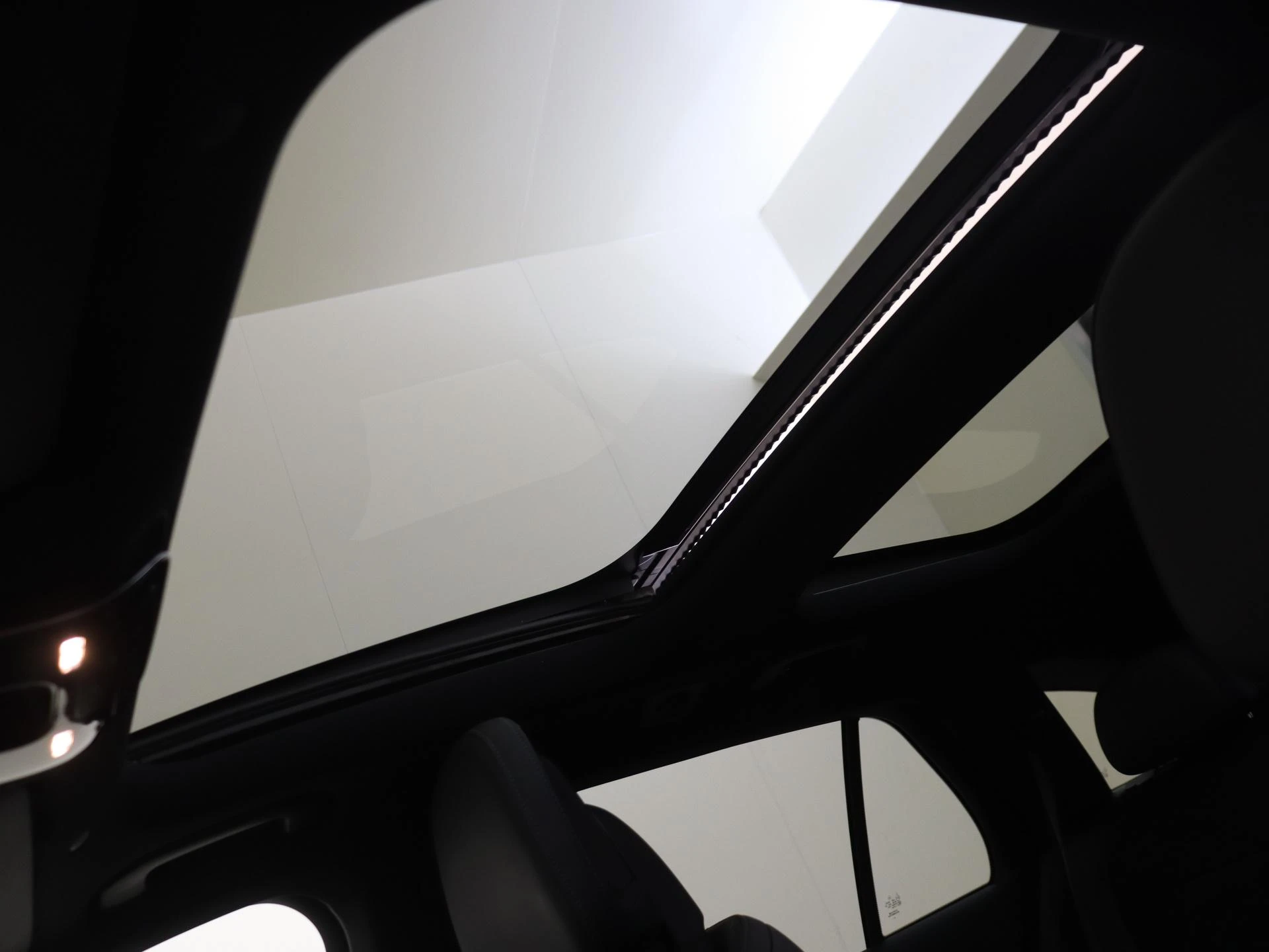 Mercedes-Benz-E-Klasse-image-26