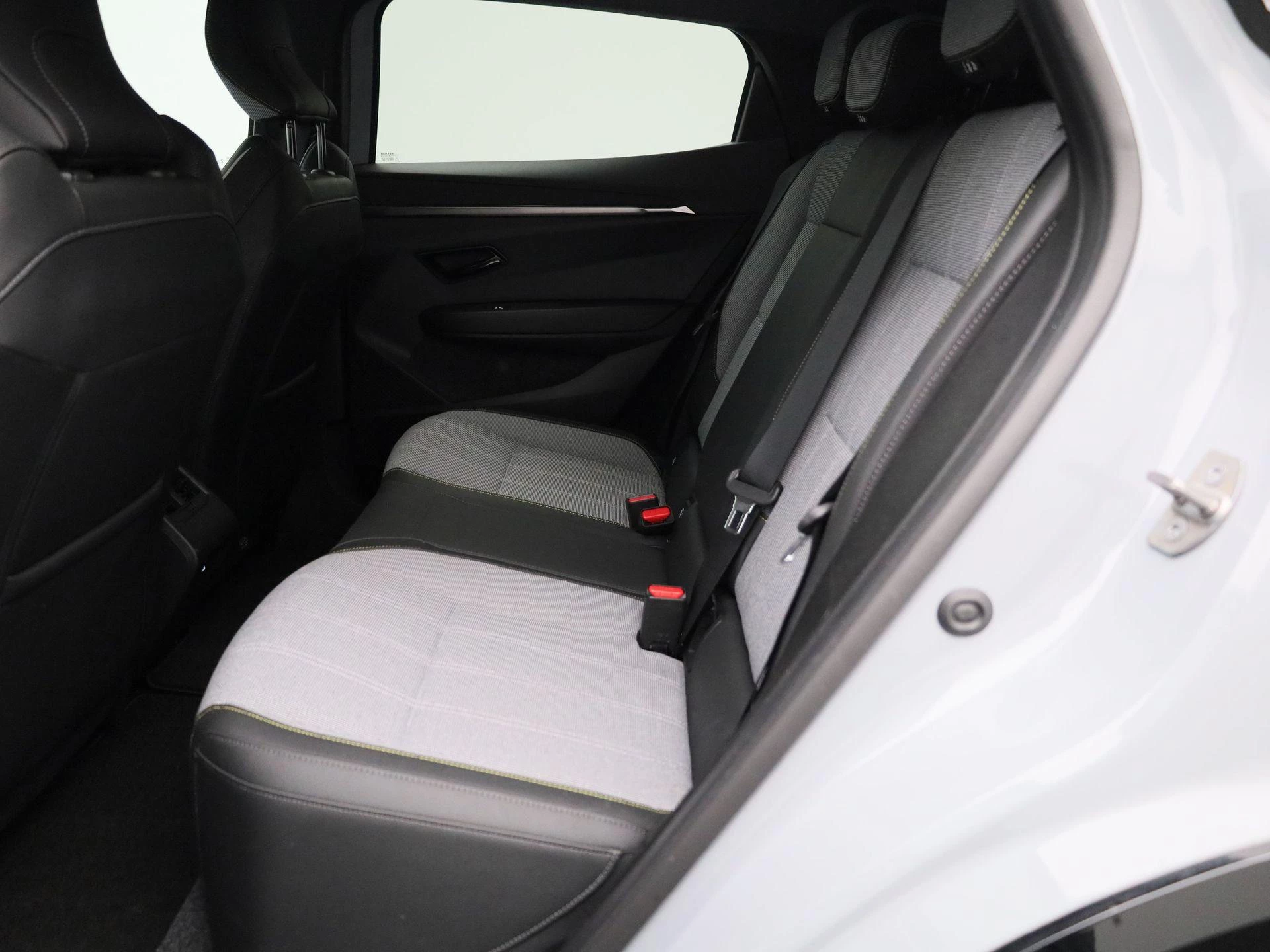 Renault-Megane E-Tech-image-10