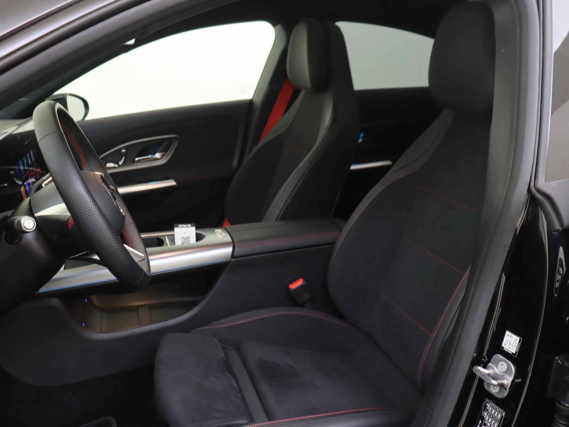 Mercedes-Benz-CLA-image-10