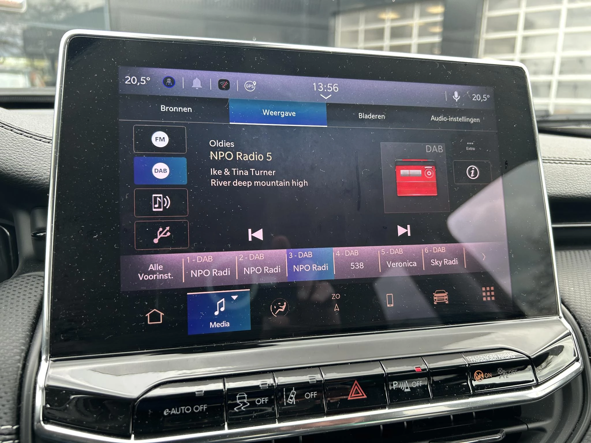 Jeep-Compass-image-13