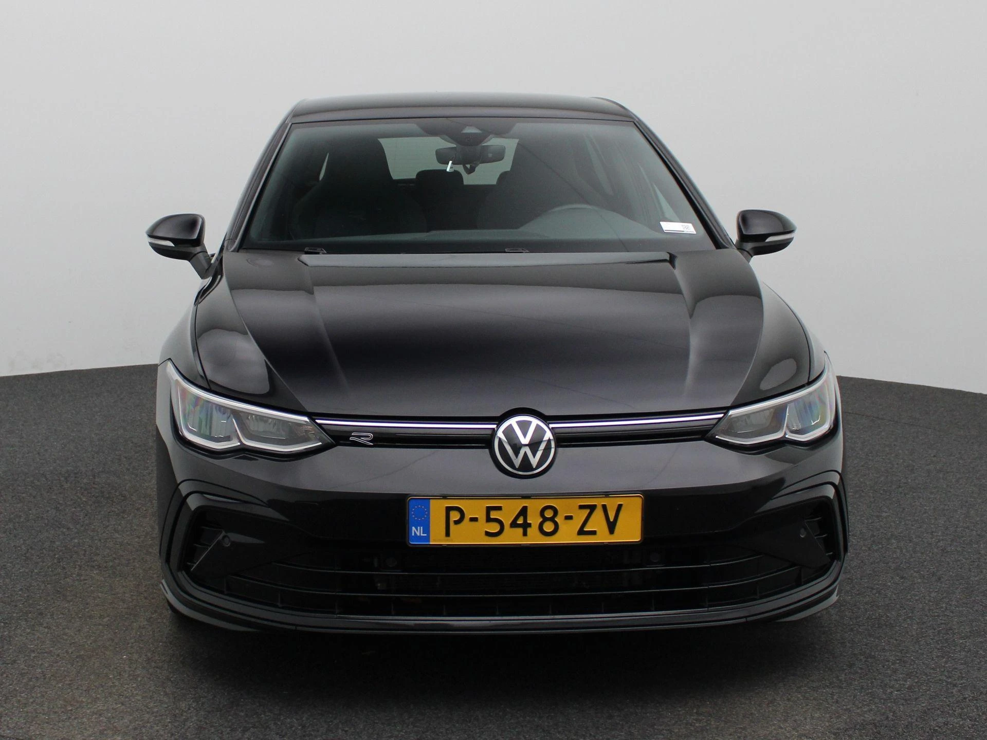 Volkswagen-Golf-image-2