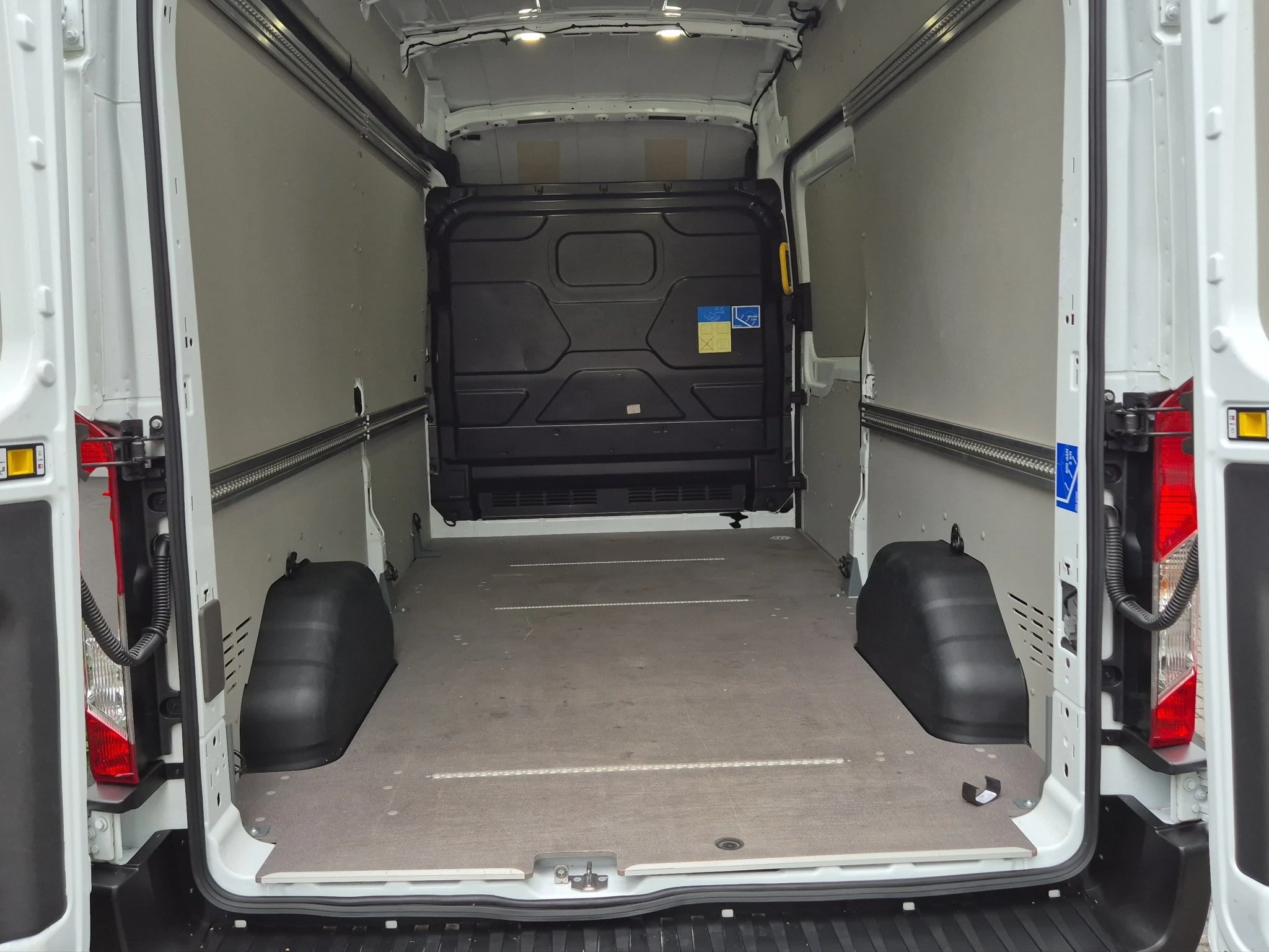 Ford-Transit-image-16