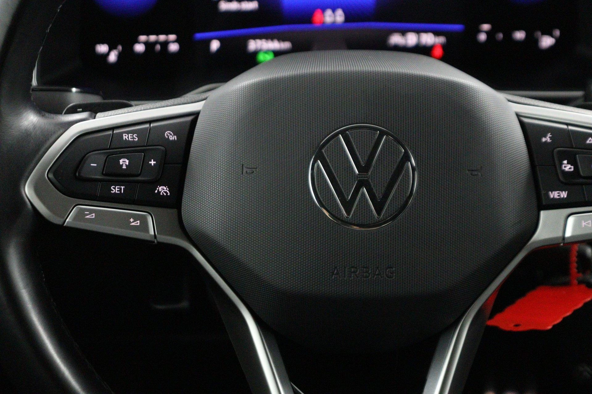 Volkswagen-Polo-image-27
