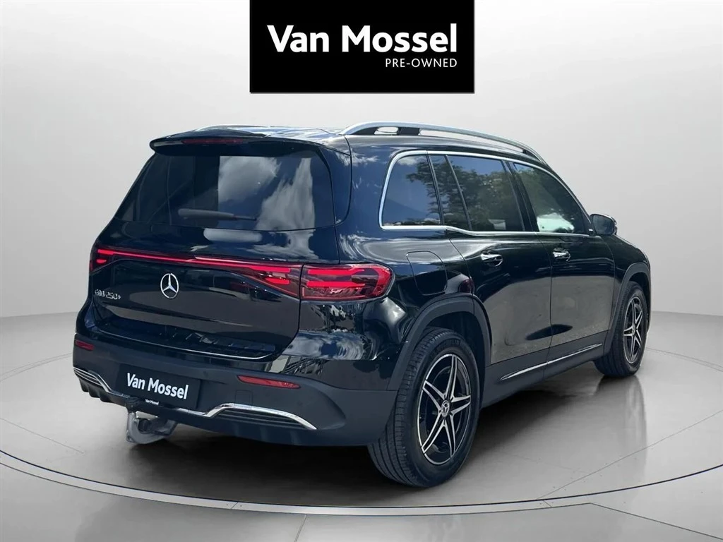 Mercedes-Benz-EQB-image-4