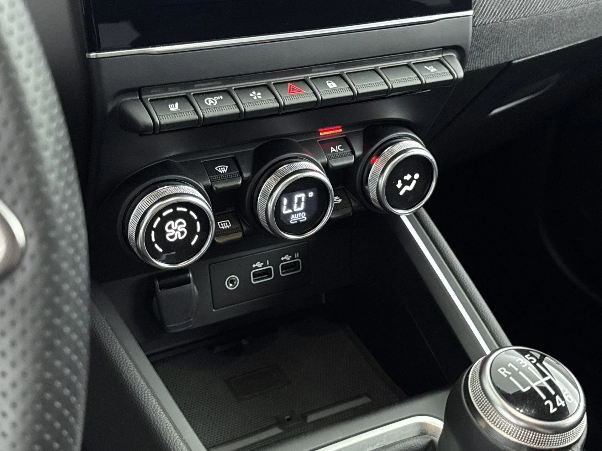 Renault-Clio-image-22