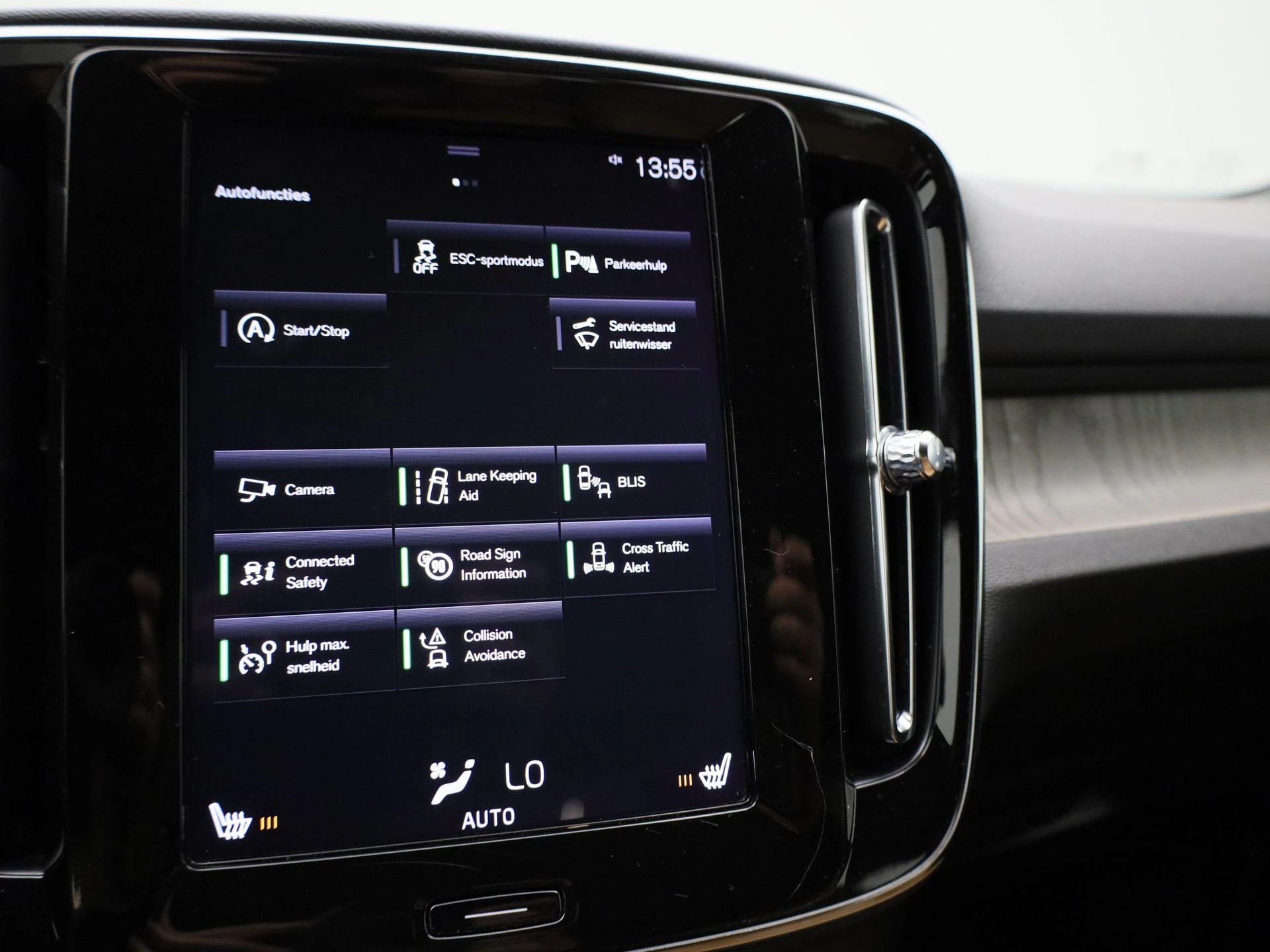 Volvo-XC40-image-16