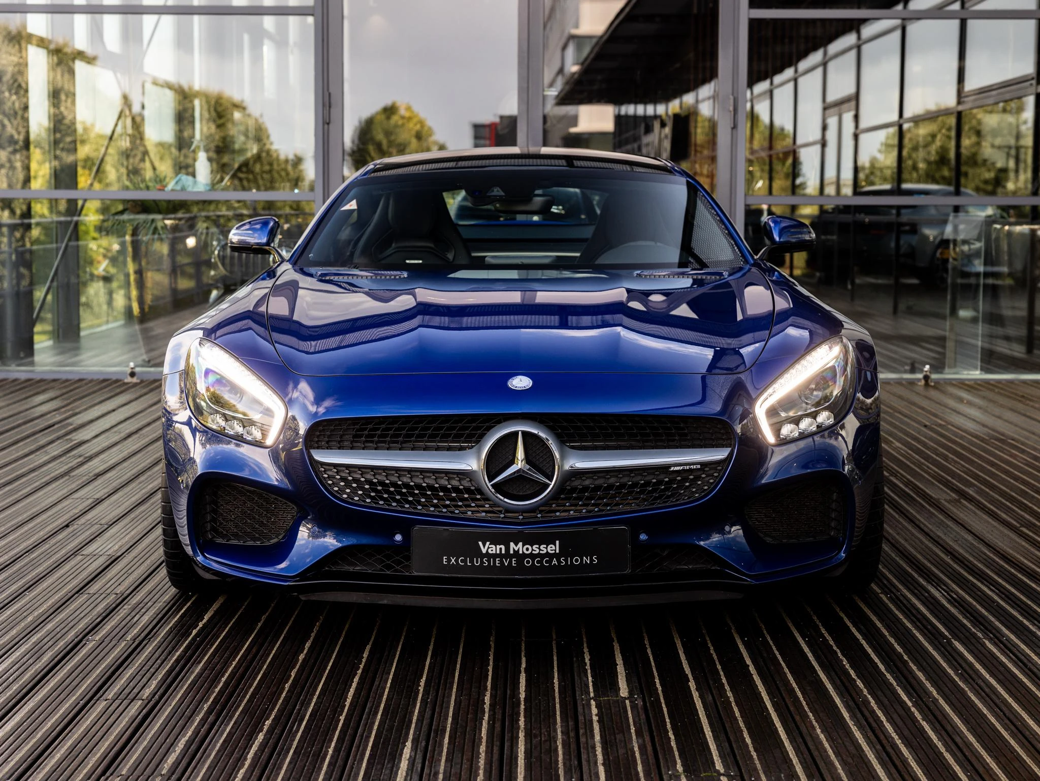 Mercedes-AMG-GT-image-2