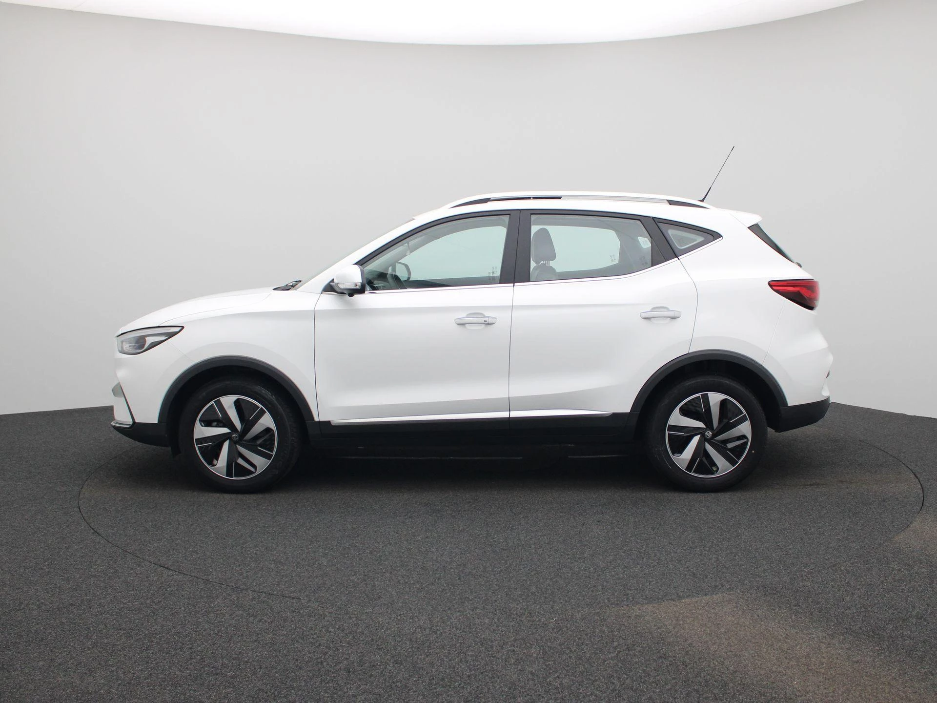 MG ZS EV Standard Range Luxury 50 kWh