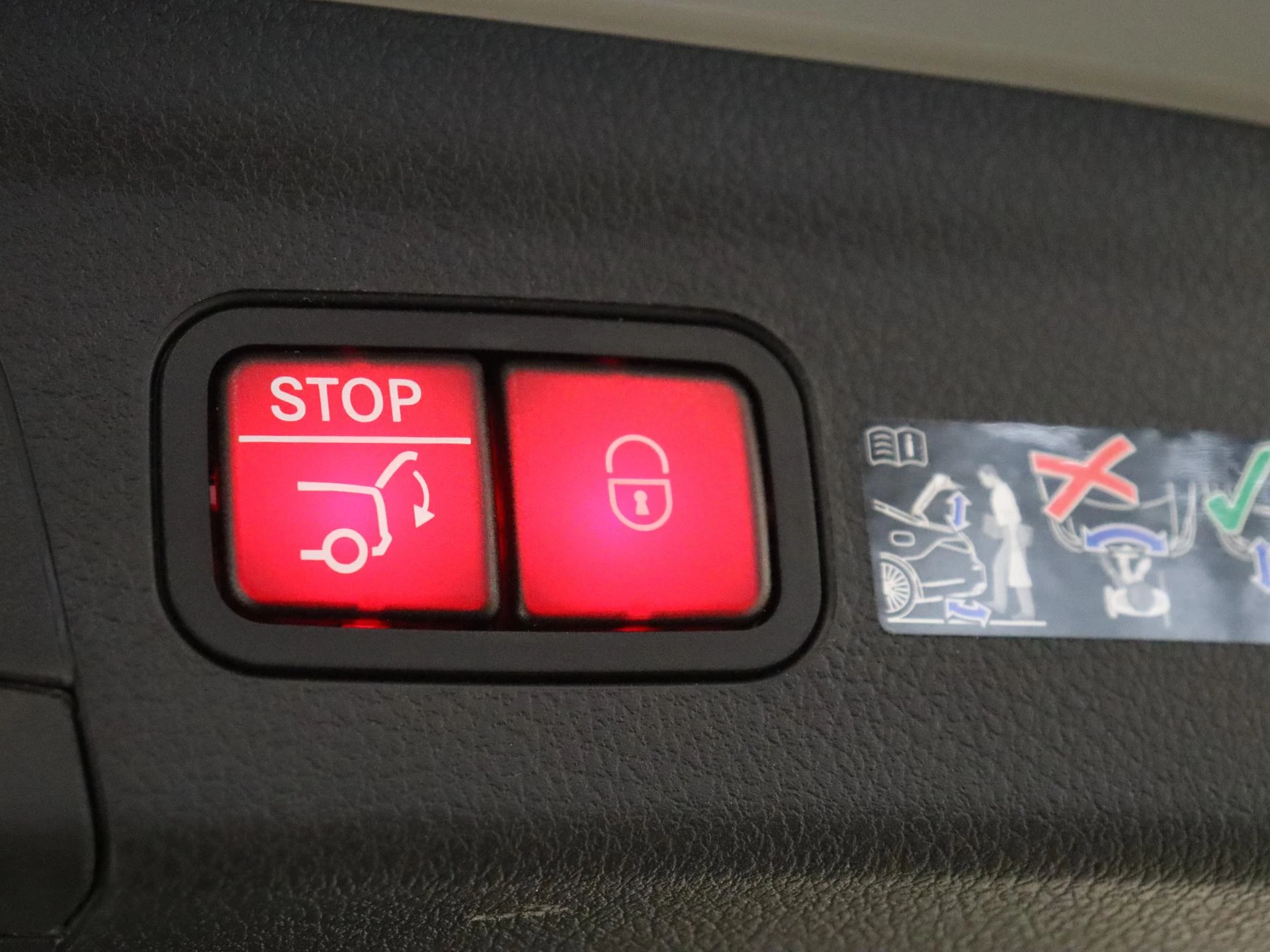 Mercedes-Benz-GLE-image-31