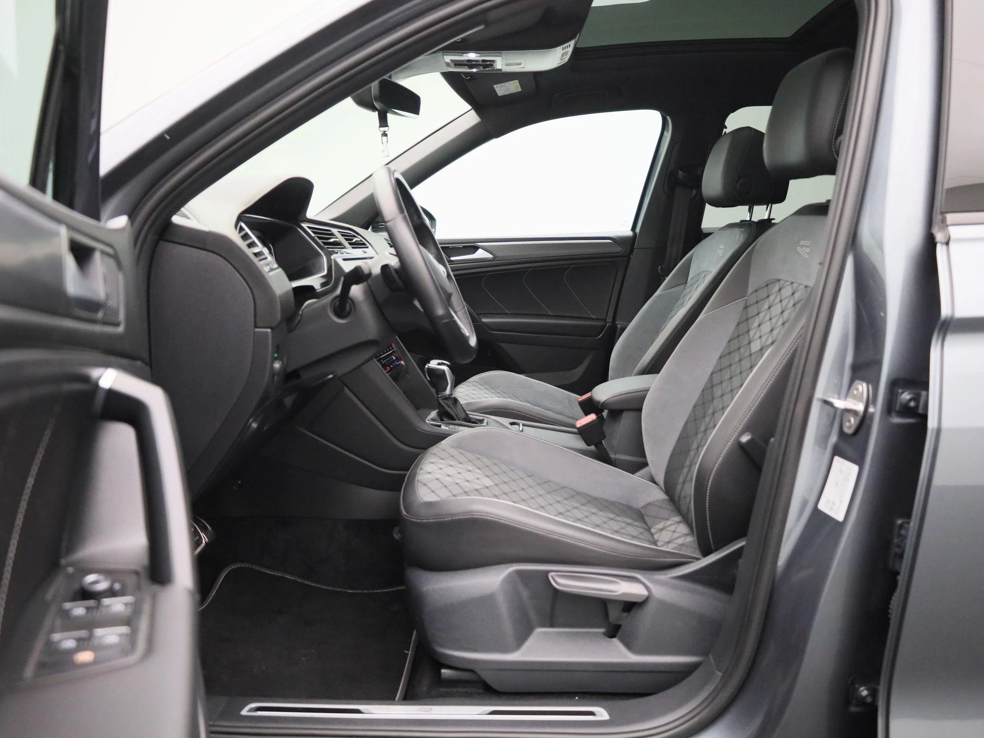 Volkswagen-Tiguan Allspace-image-10
