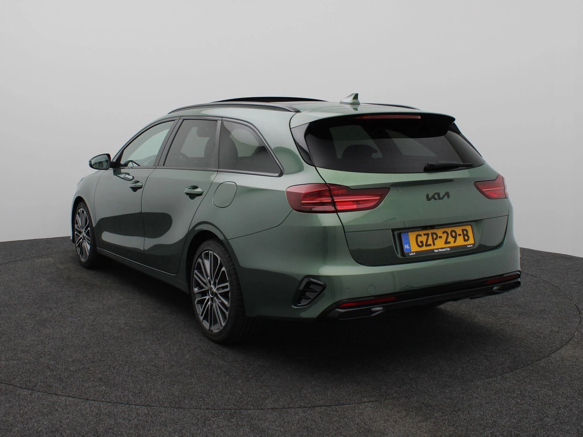 Kia-Ceed Sportswagon-image-1
