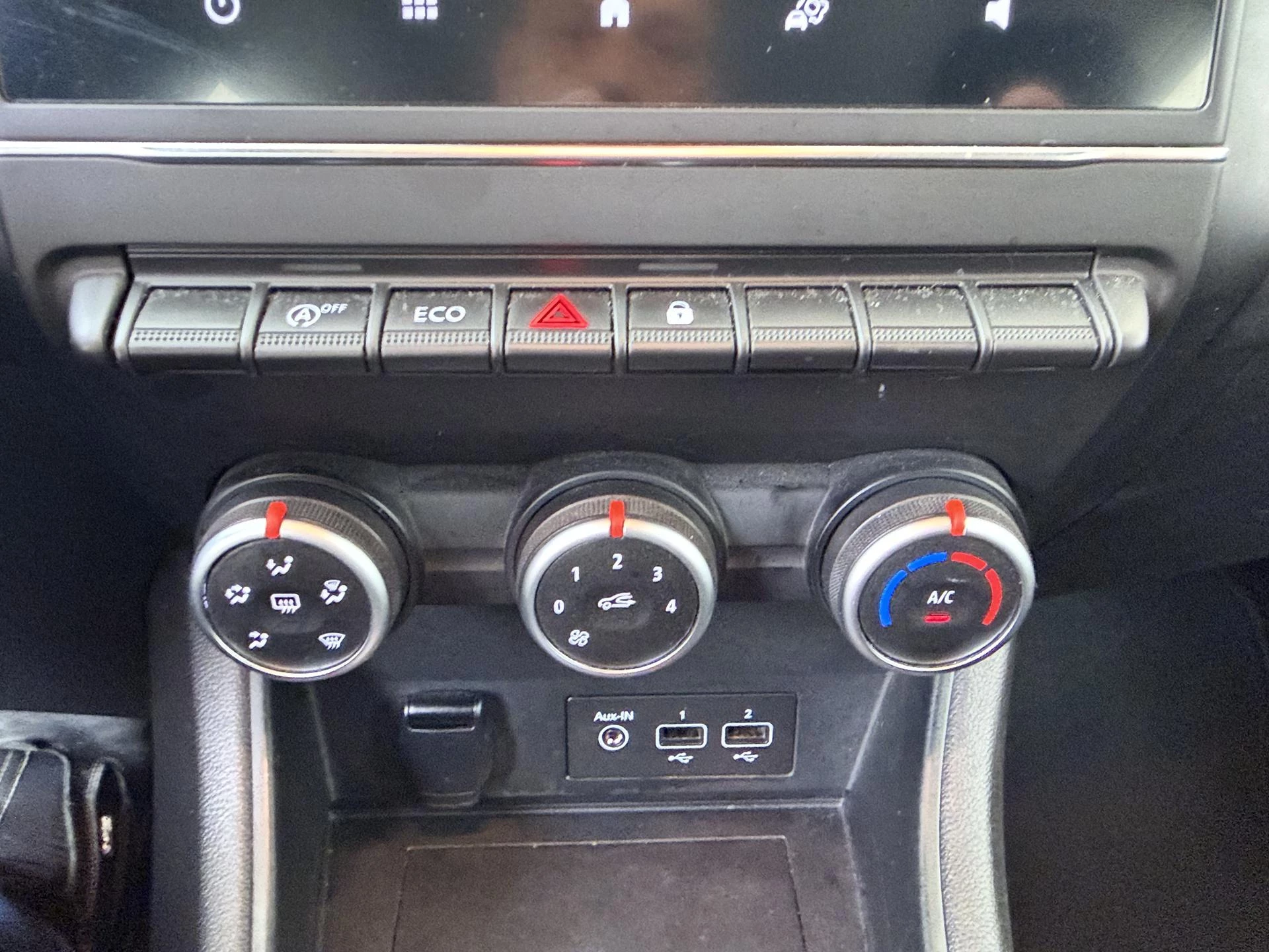 Renault-Captur-image-17