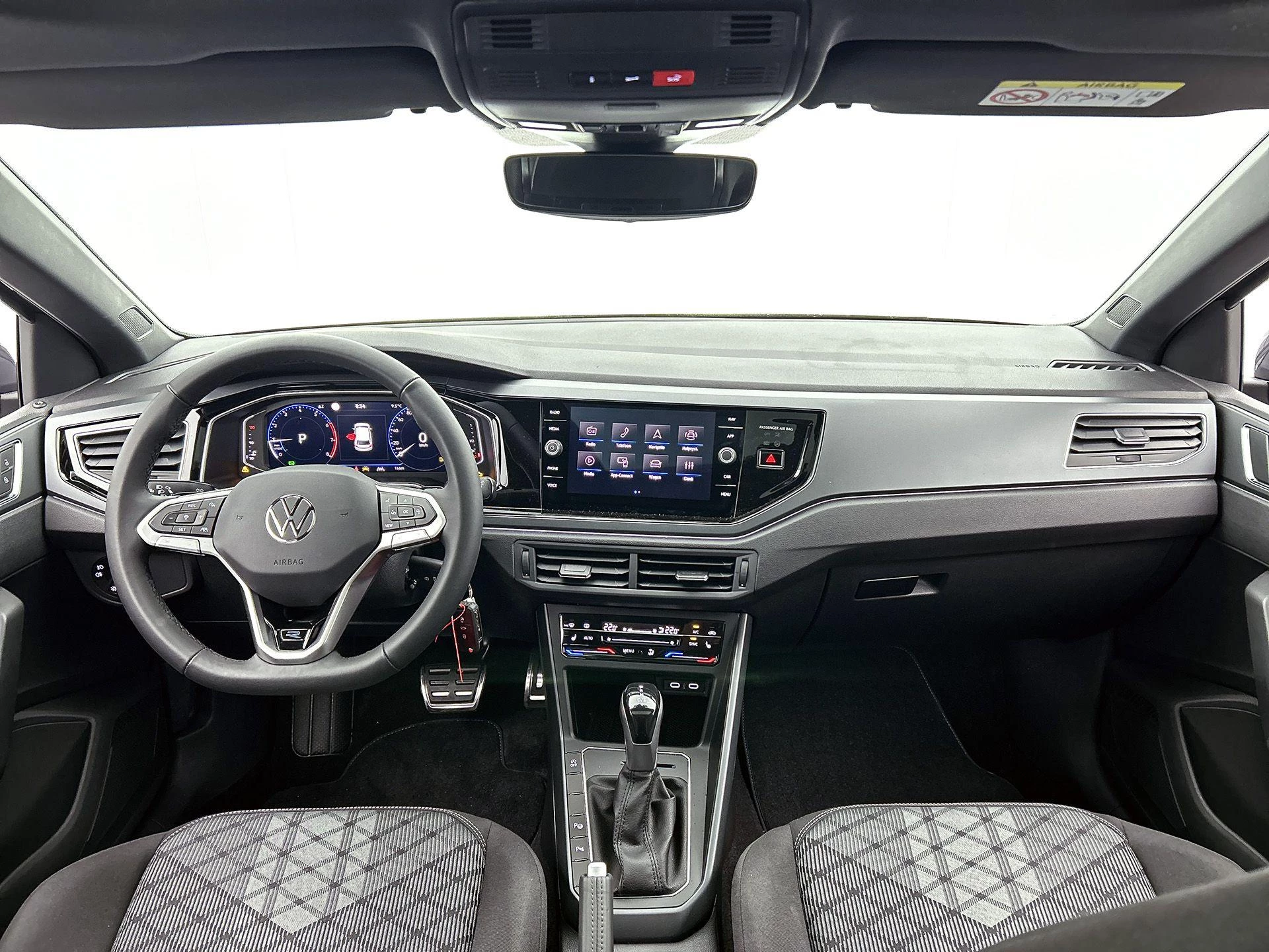 Volkswagen-Polo-image-22