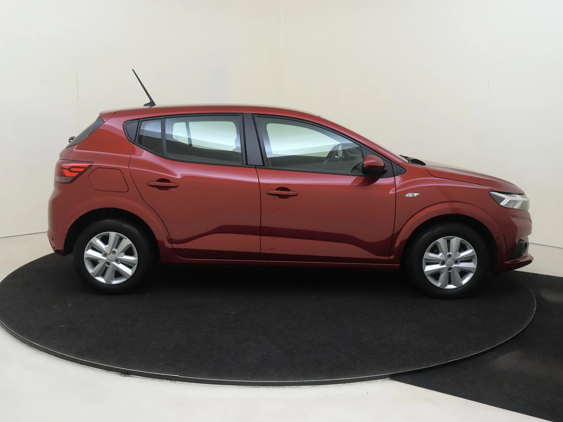 Dacia-Sandero-image-8