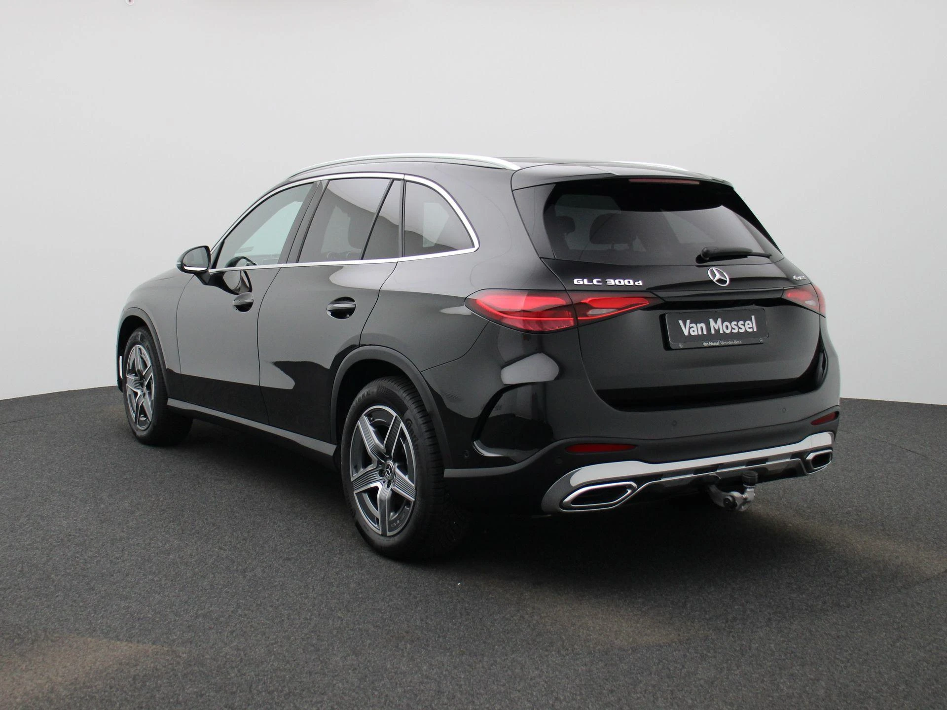 Mercedes-Benz-GLC-image-1