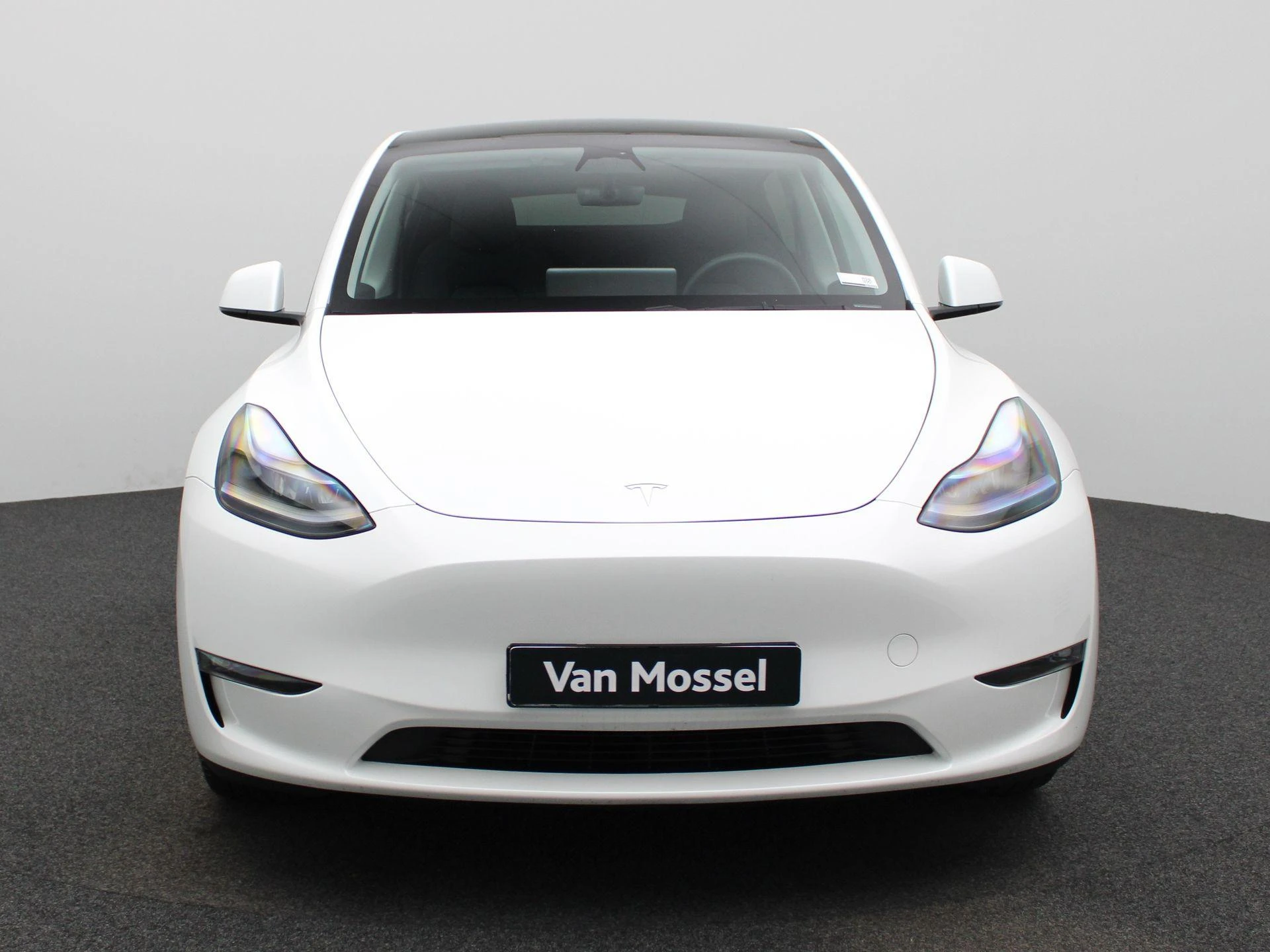 Tesla-Model Y-image-2