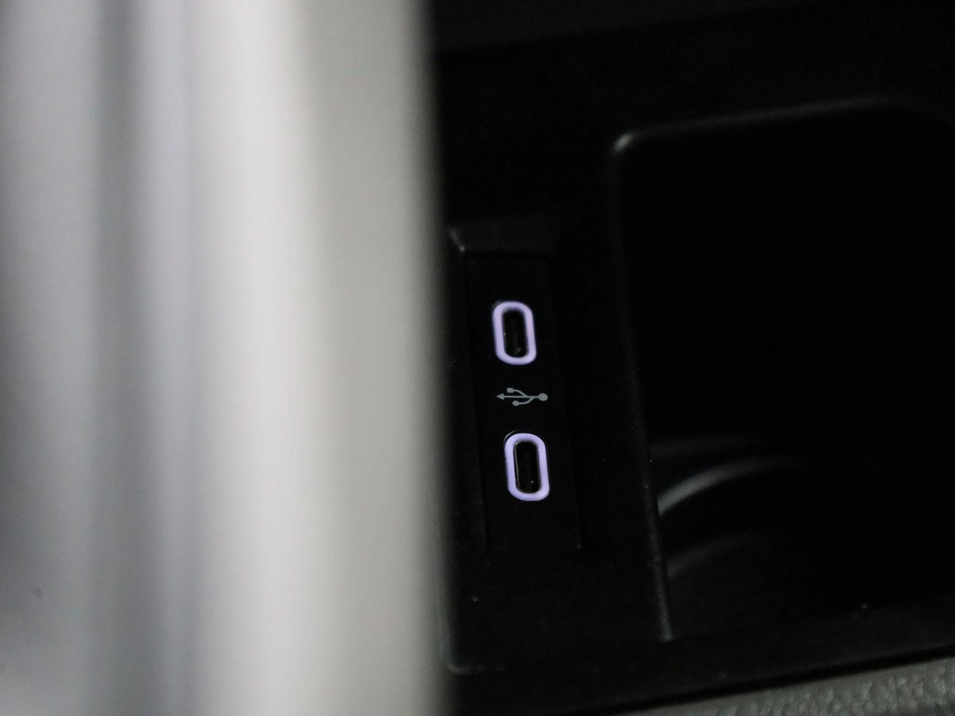 Volkswagen-Transporter-image-29