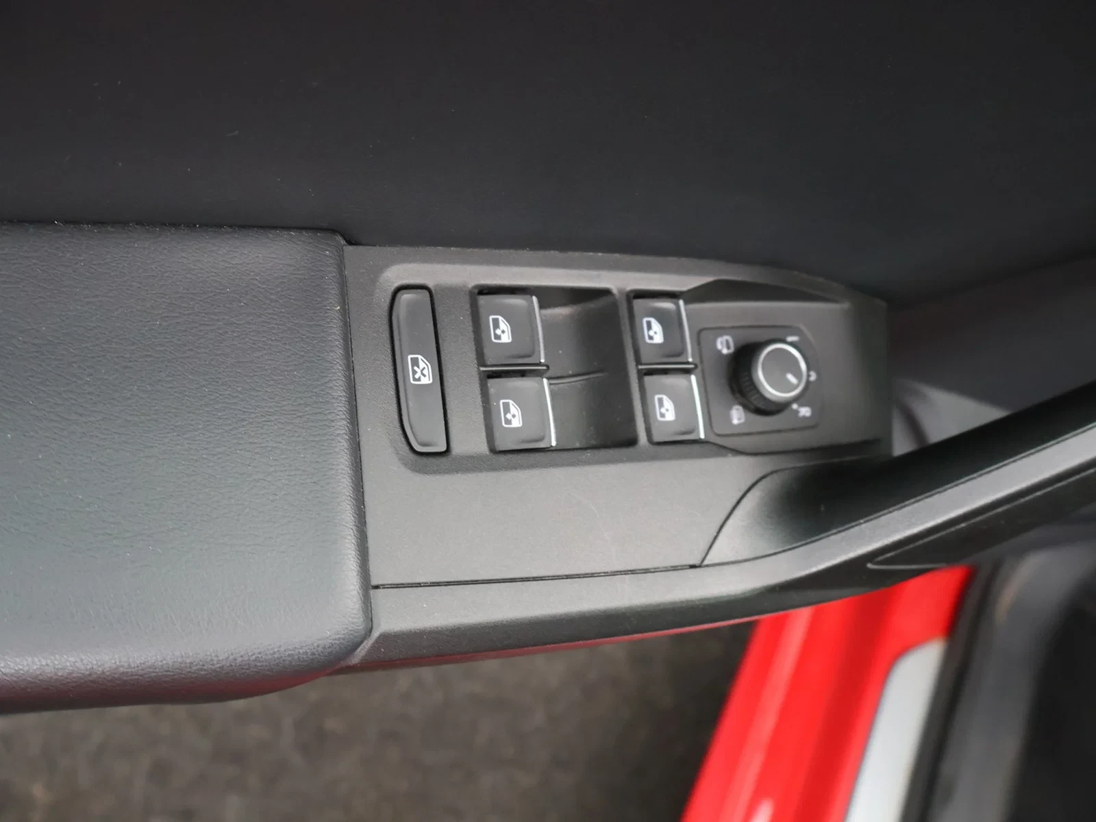 SEAT Leon Leon 1.5TSI FR 130PK *VIRTUAL COCKPIT*LEDER*PDC*CRUISE*NAVI*APP-CONNECT*KEYLESS GO*...*