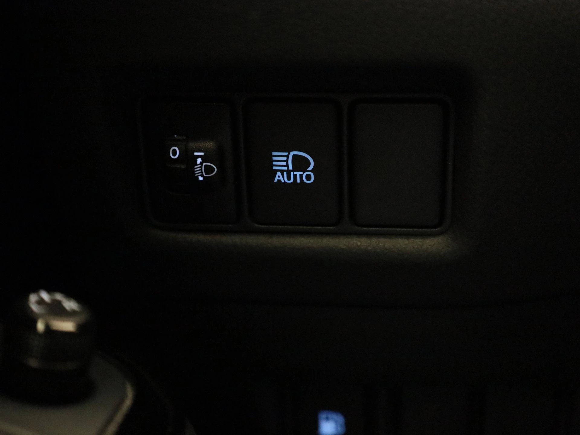 Toyota-C-HR-image-24