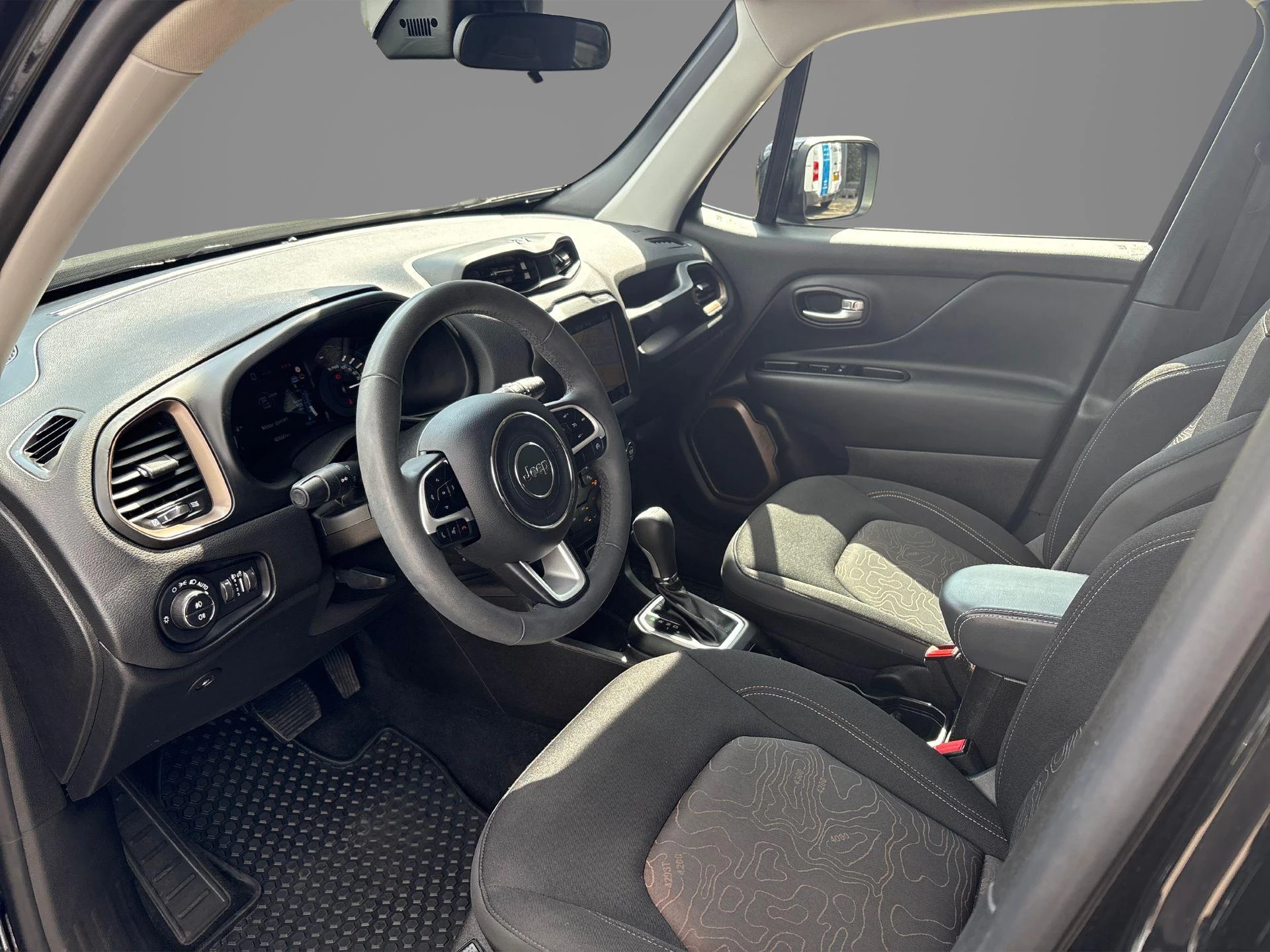 Jeep-Renegade-image-2
