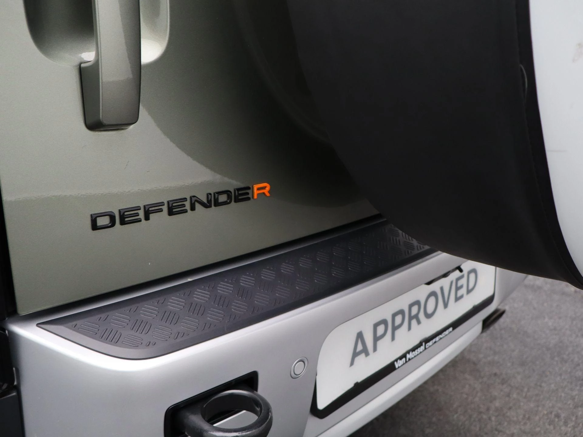 Land Rover-Defender-image-45