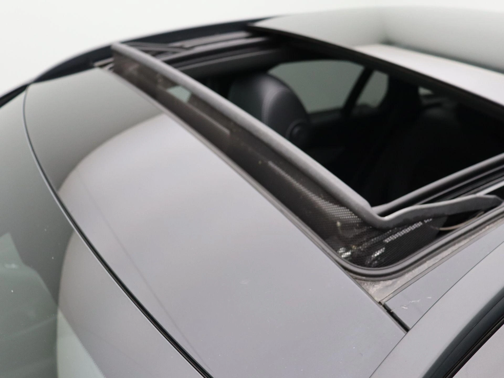 Mercedes-Benz-GLC-image-15