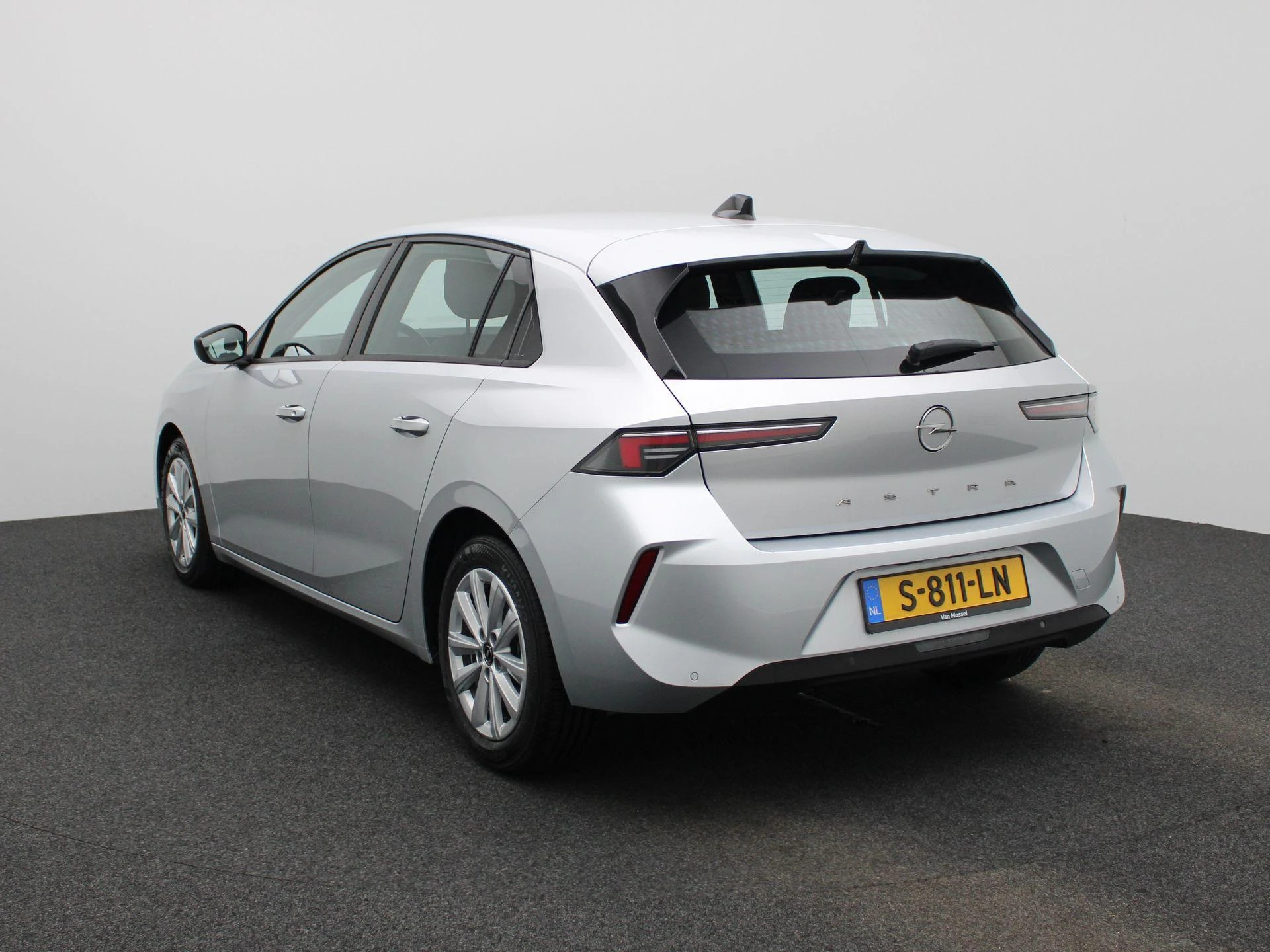 Opel-Astra-image-1