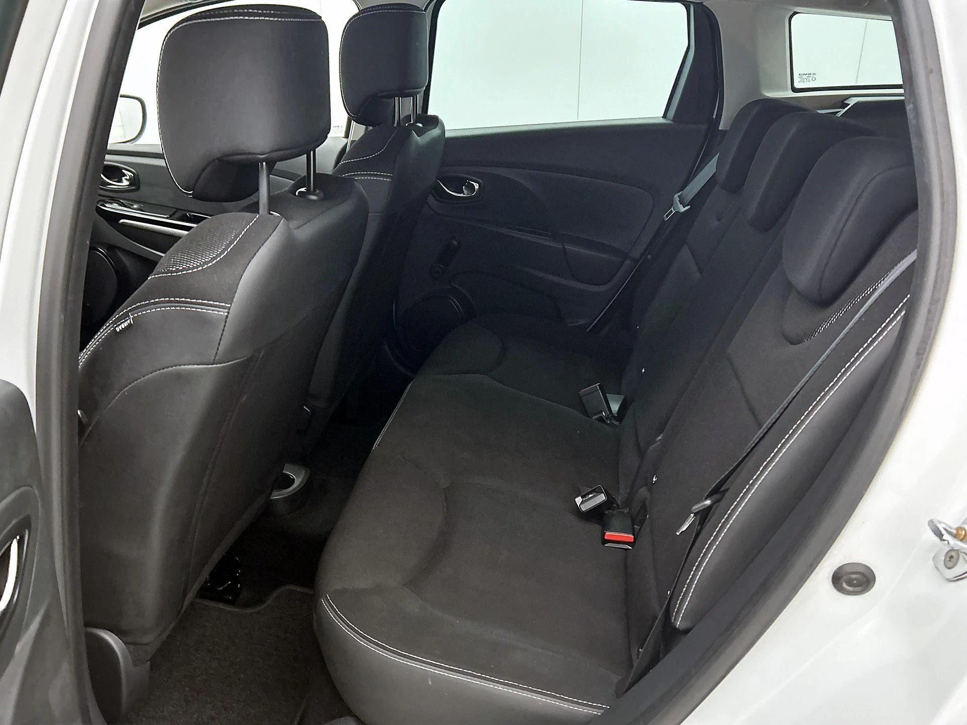 Renault-Clio-image-25