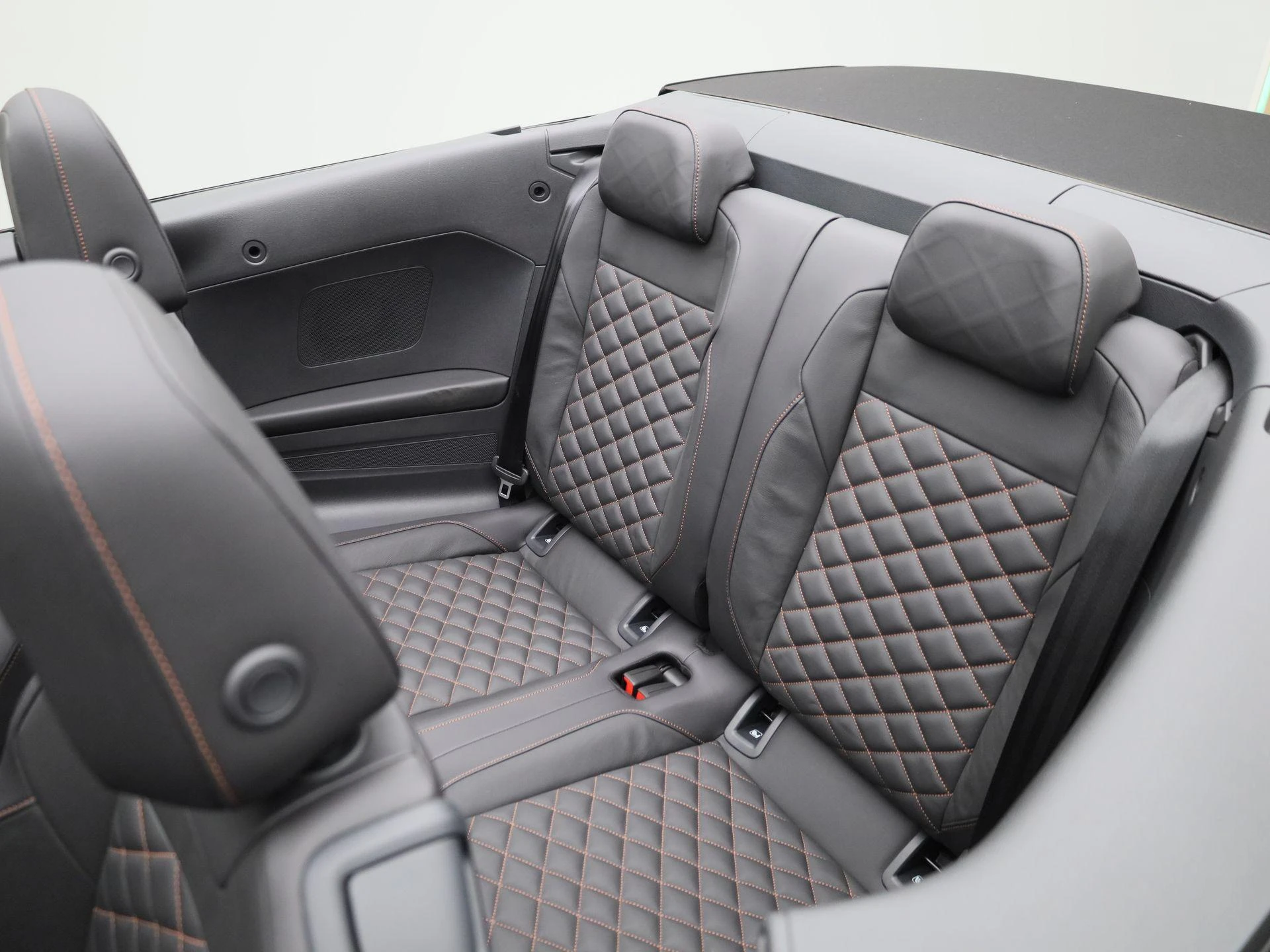 Volkswagen-T-Roc-image-12