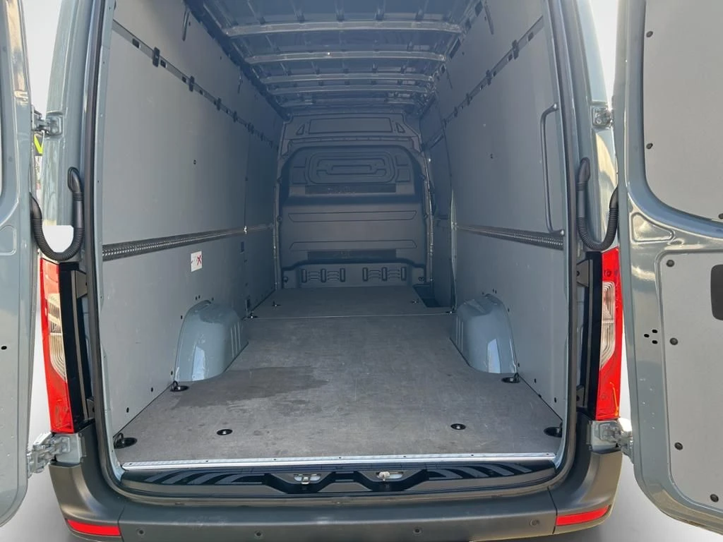 Mercedes-Benz-Sprinter 317-image-11