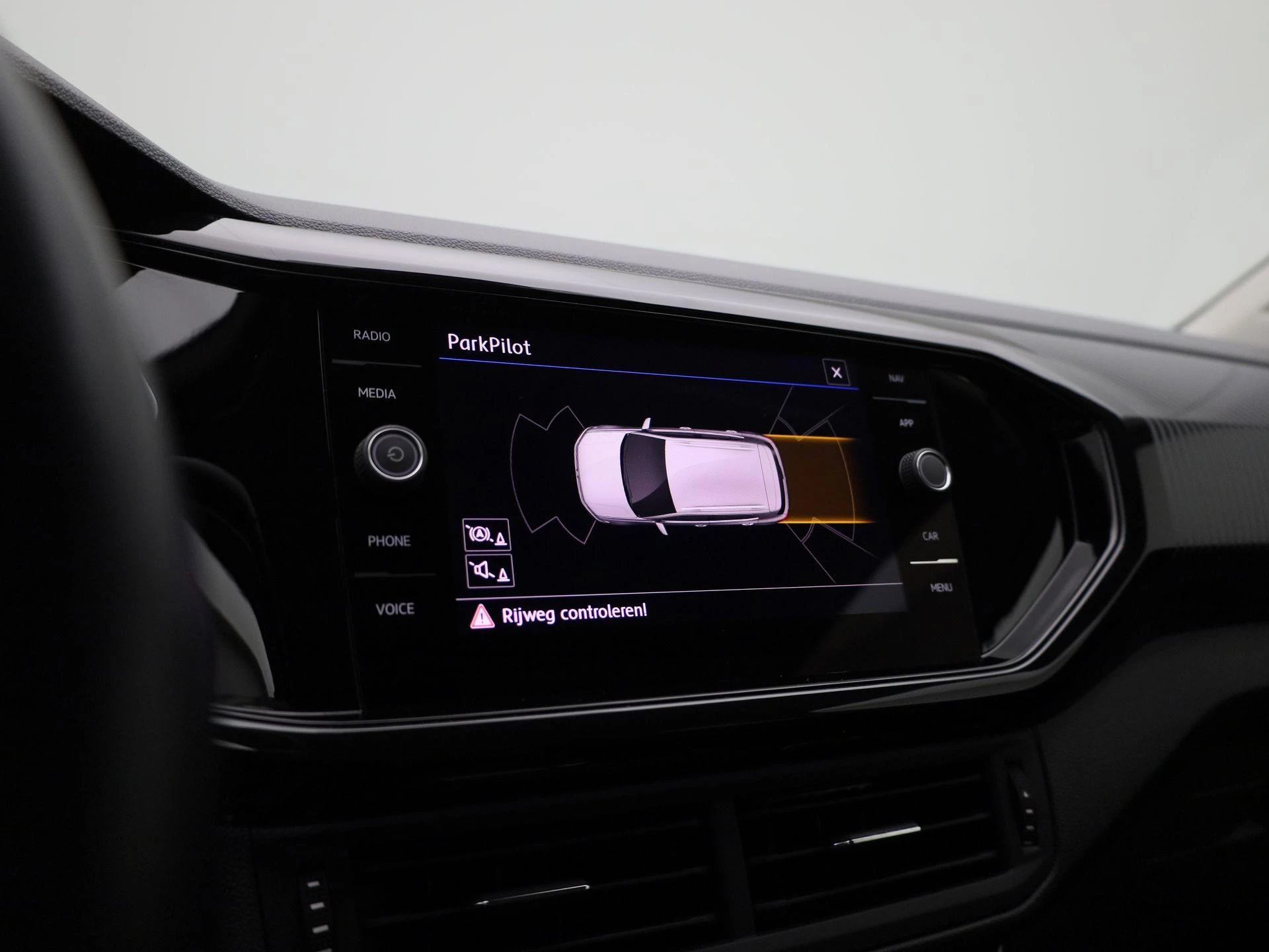 Volkswagen-T-Cross-image-14