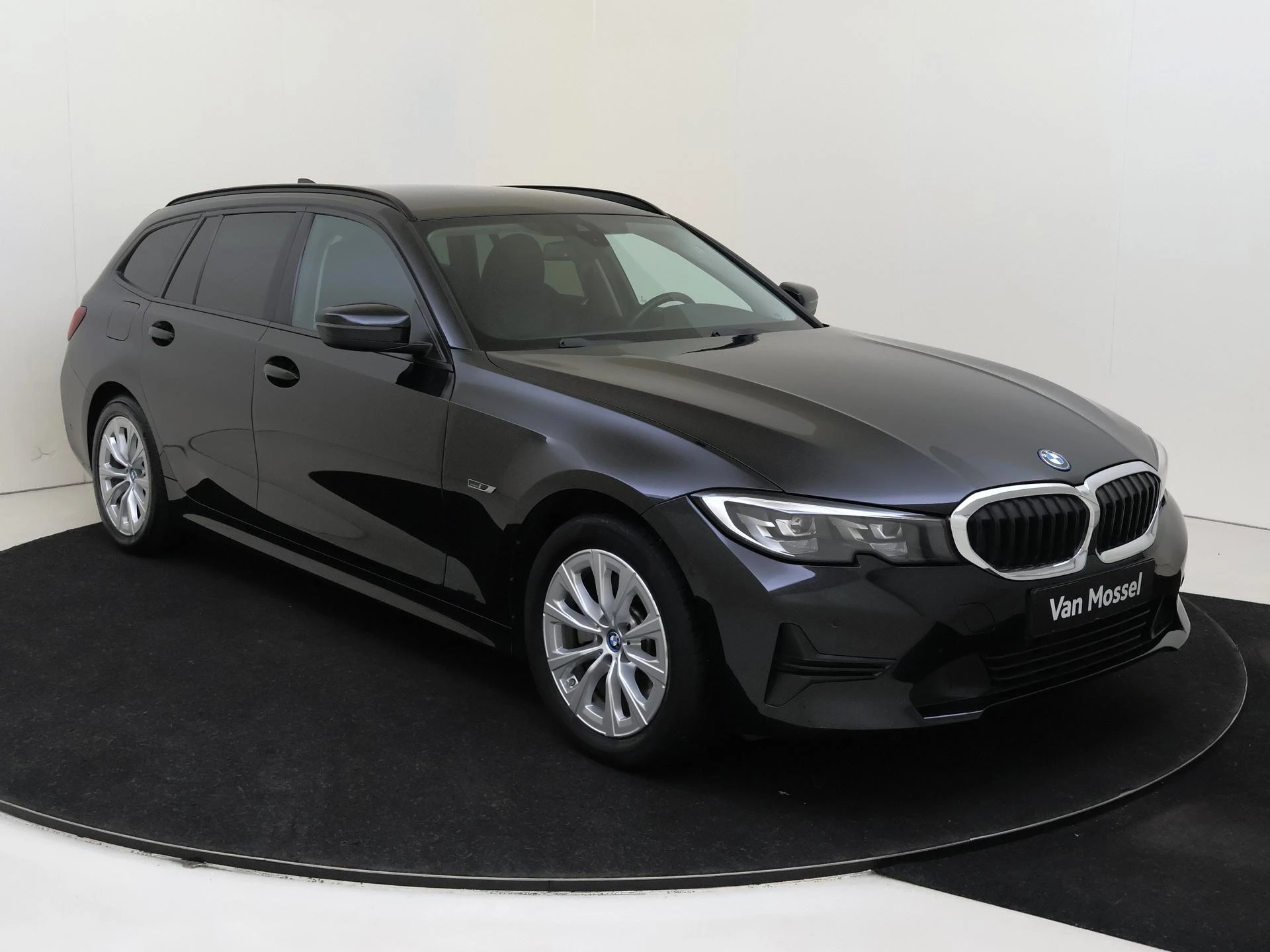 BMW-3 Serie-image-1