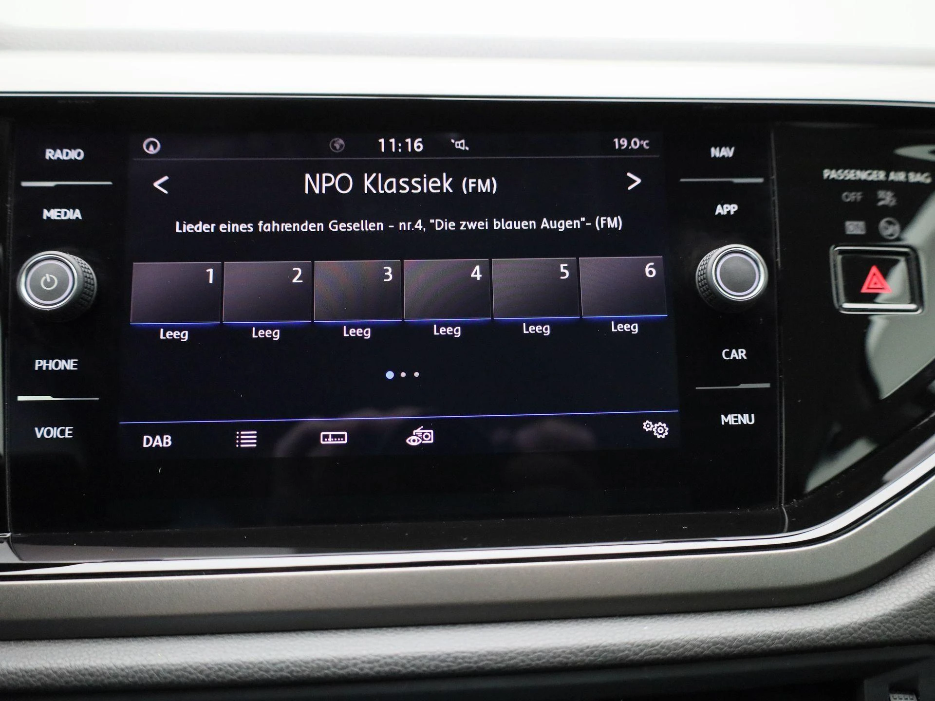 Volkswagen-Polo-image-13