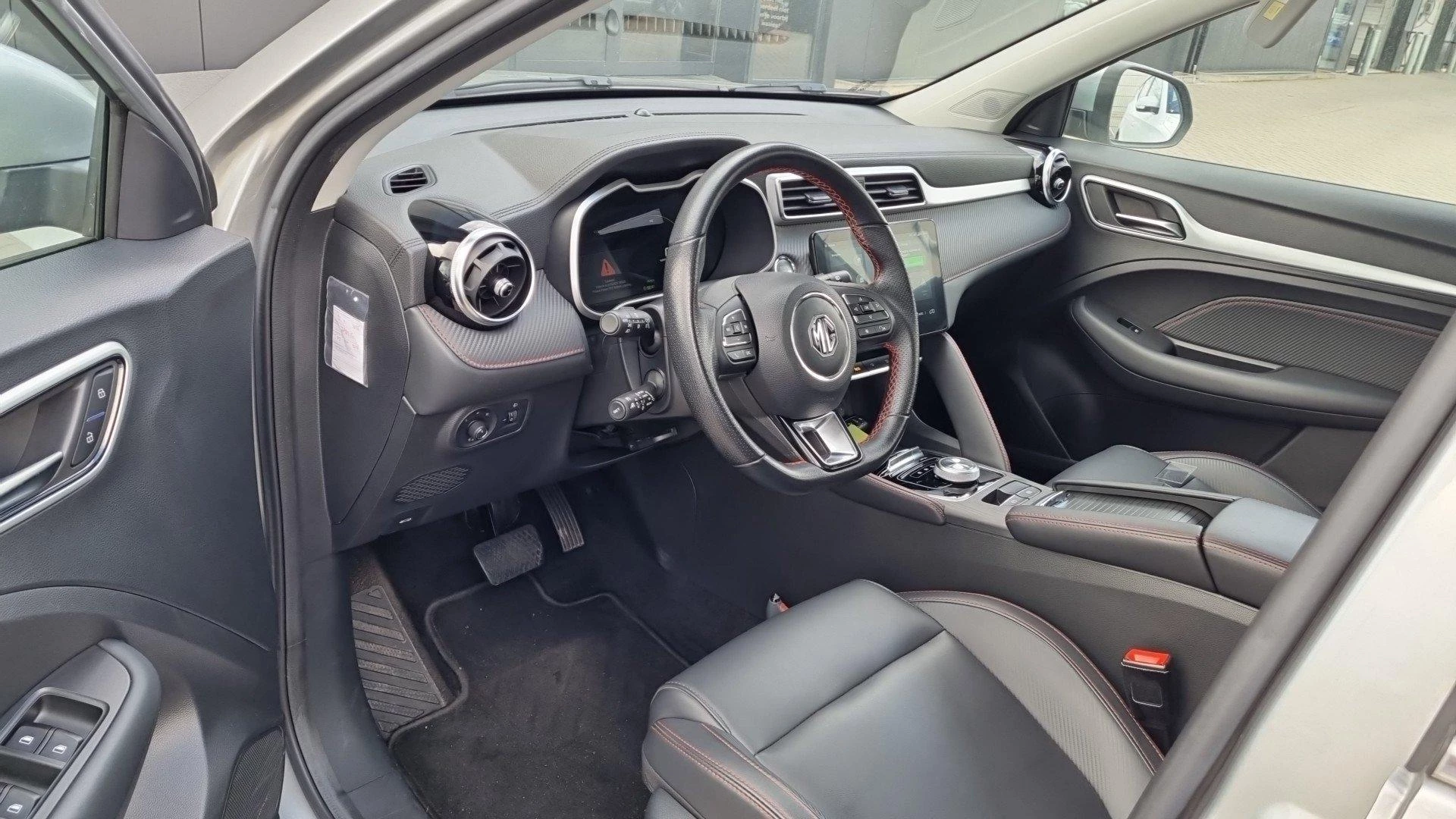 MG-ZS EV-image-6