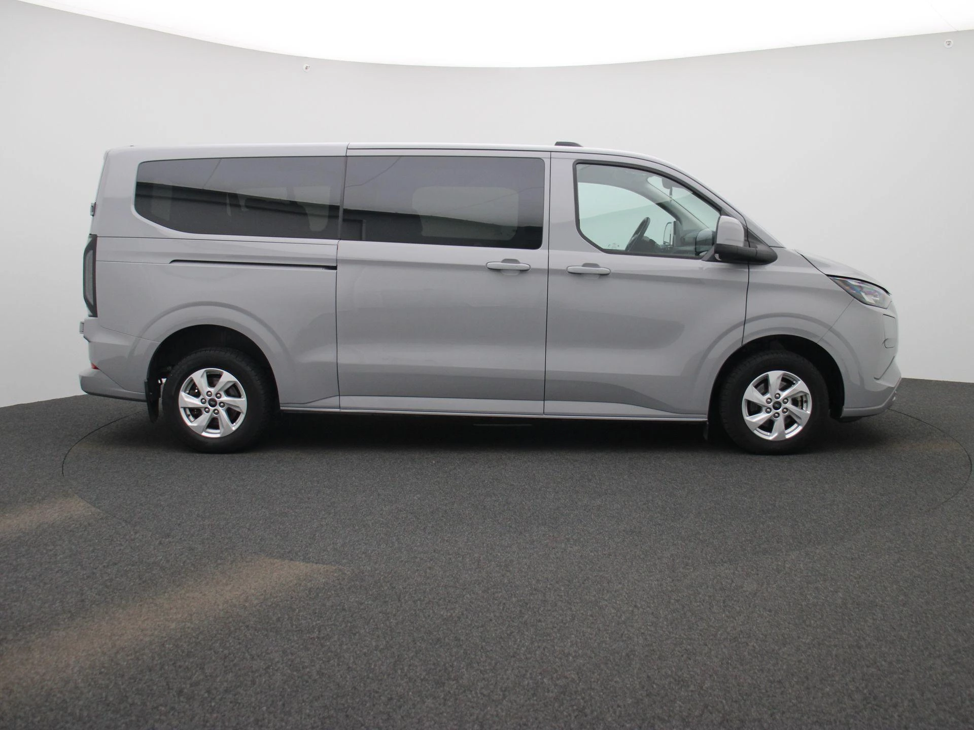 Ford-Transit Custom-image-5