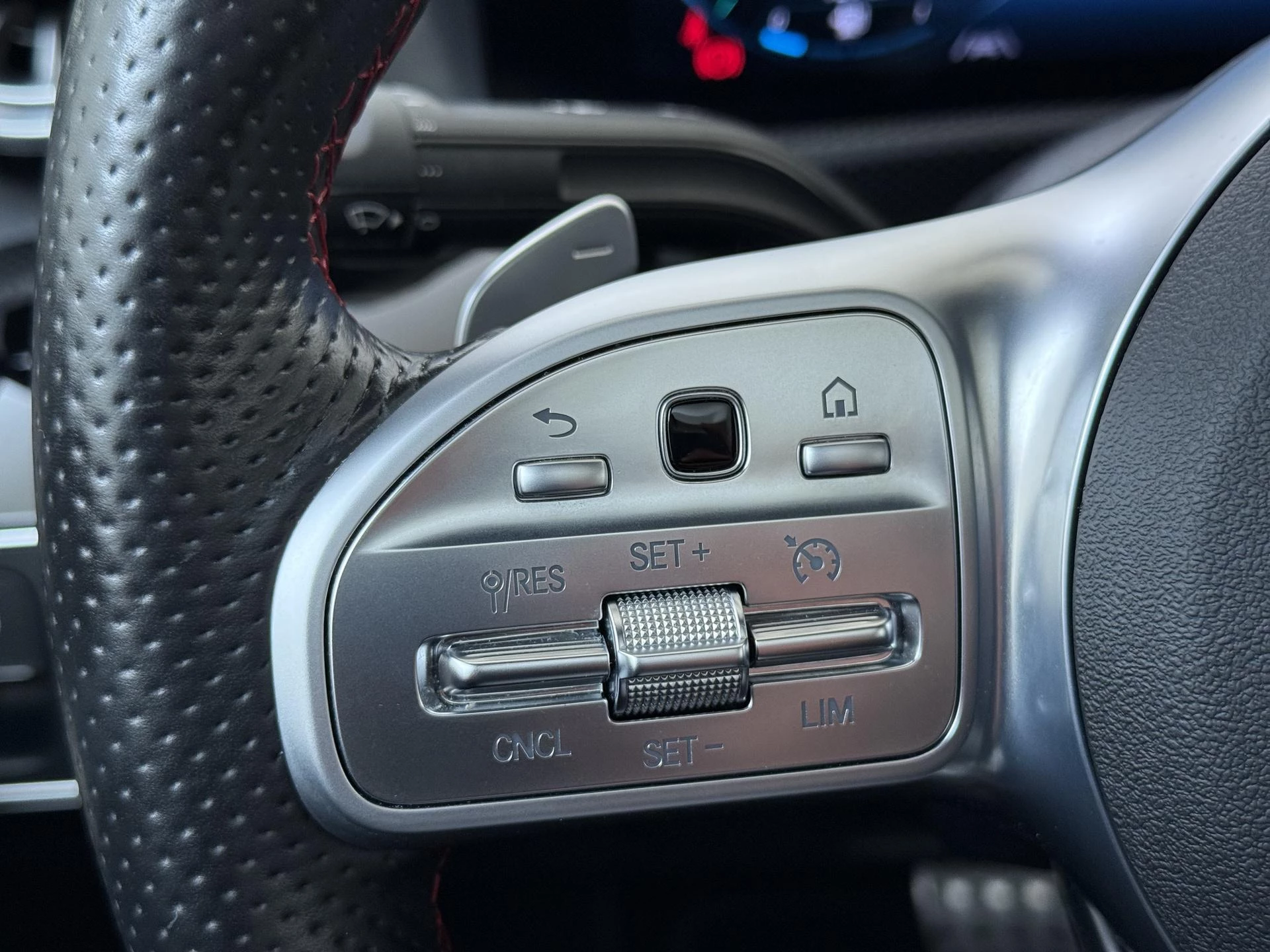 Mercedes-Benz-A-Klasse-image-16