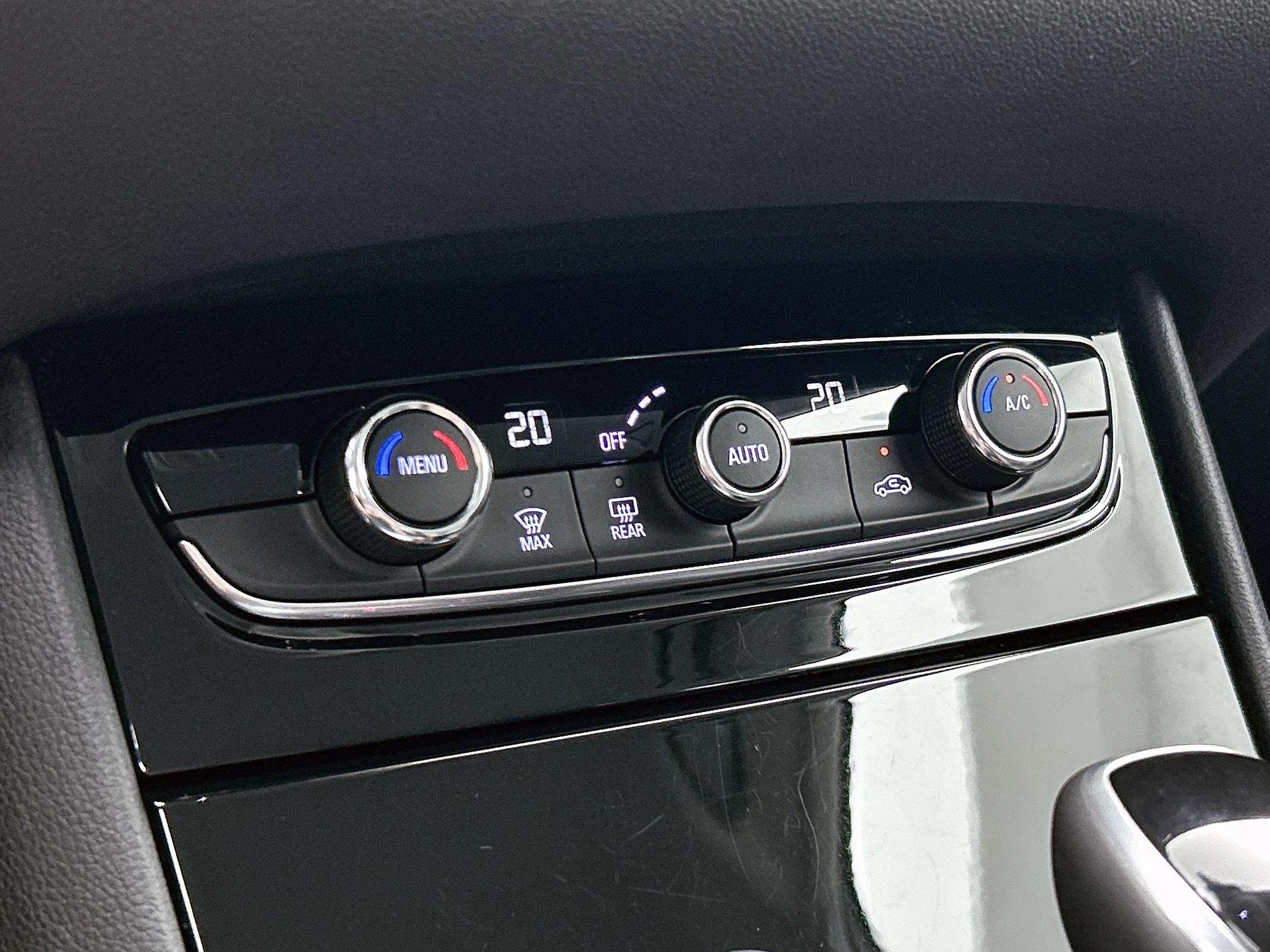 Opel Grandland X 1.2 Turbo Business Executive
