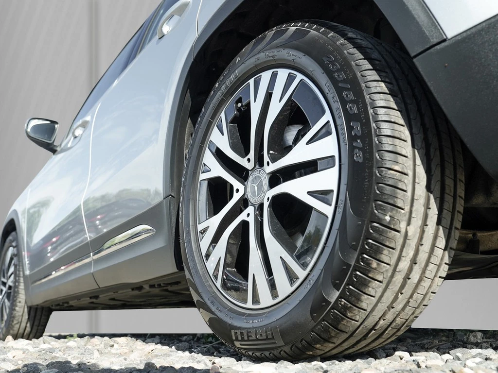 Mercedes-Benz-GLA-image-4