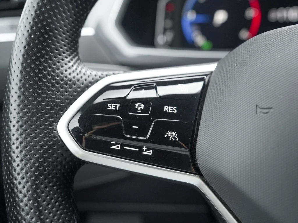 Volkswagen-Tiguan Allspace-image-15