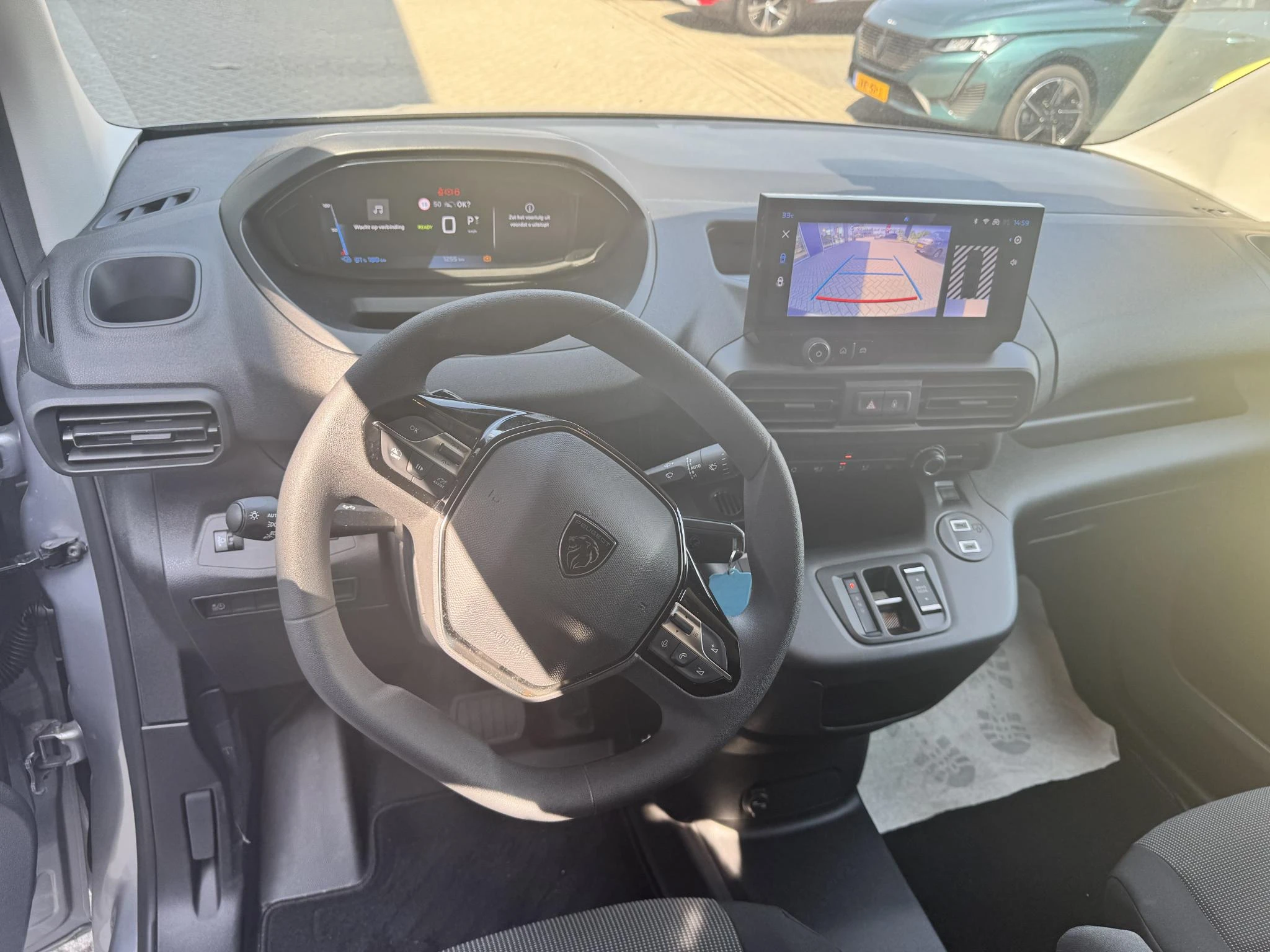 Peugeot-e-Partner-image-11