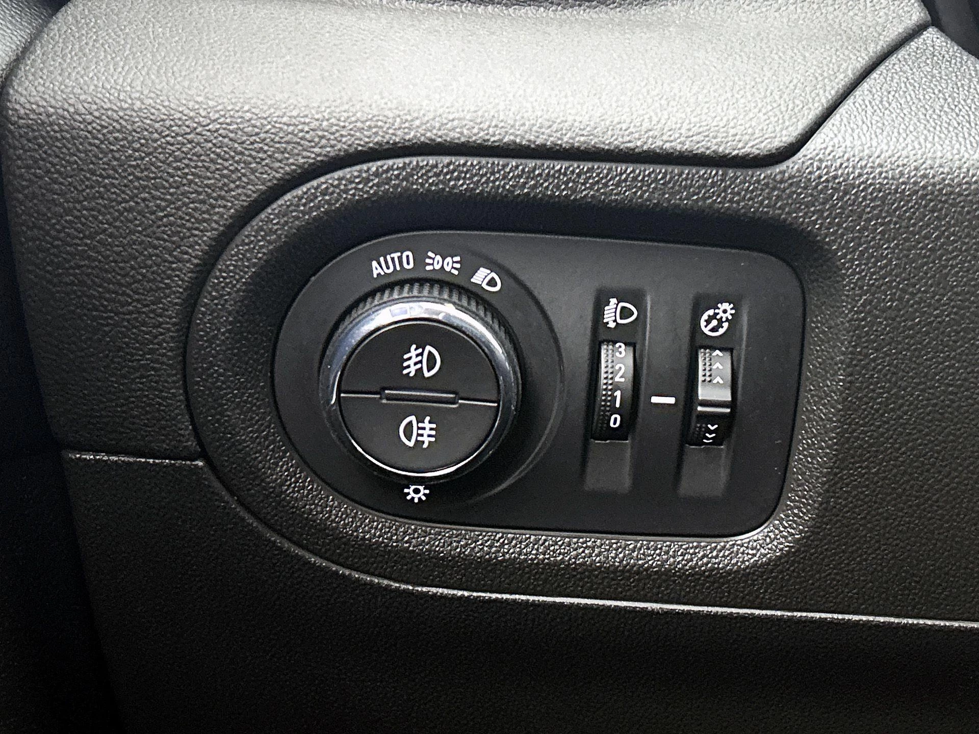 Opel-Grandland X-image-17