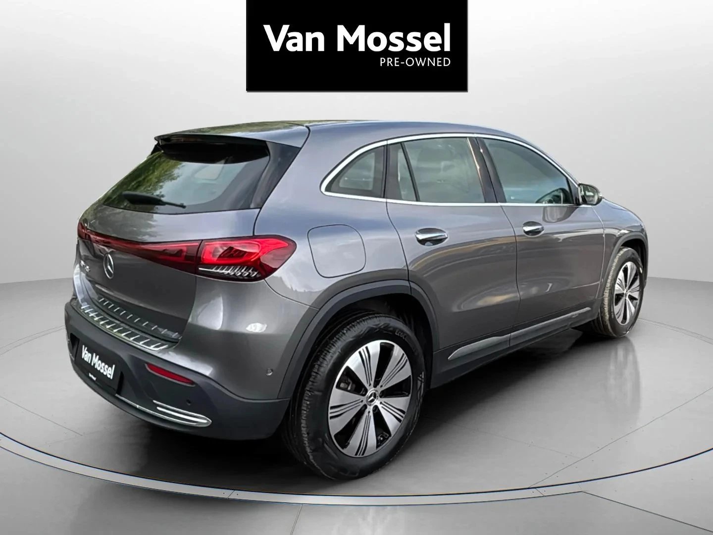 Mercedes-Benz-EQA-image-4