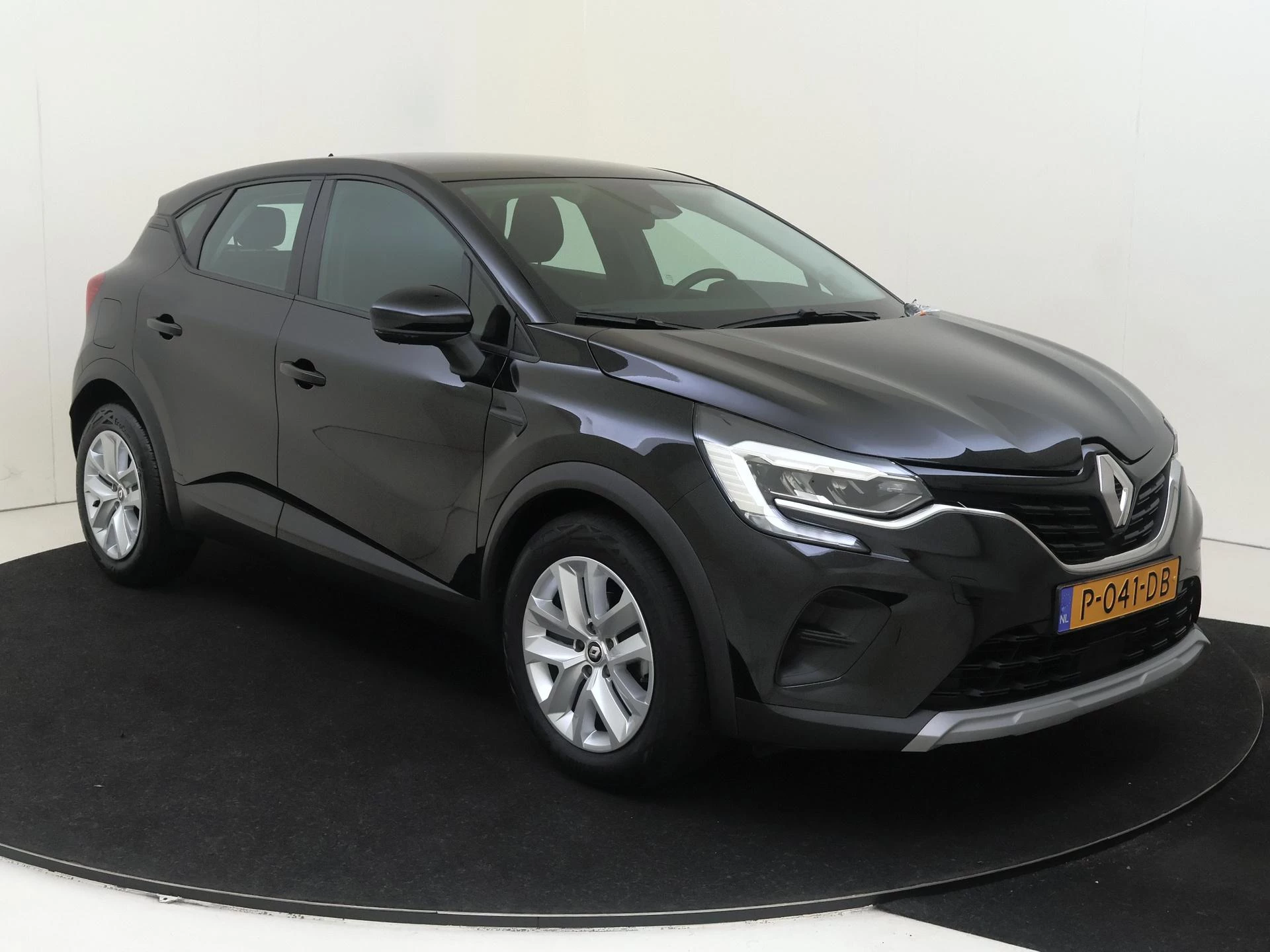 Renault-Captur-image-1