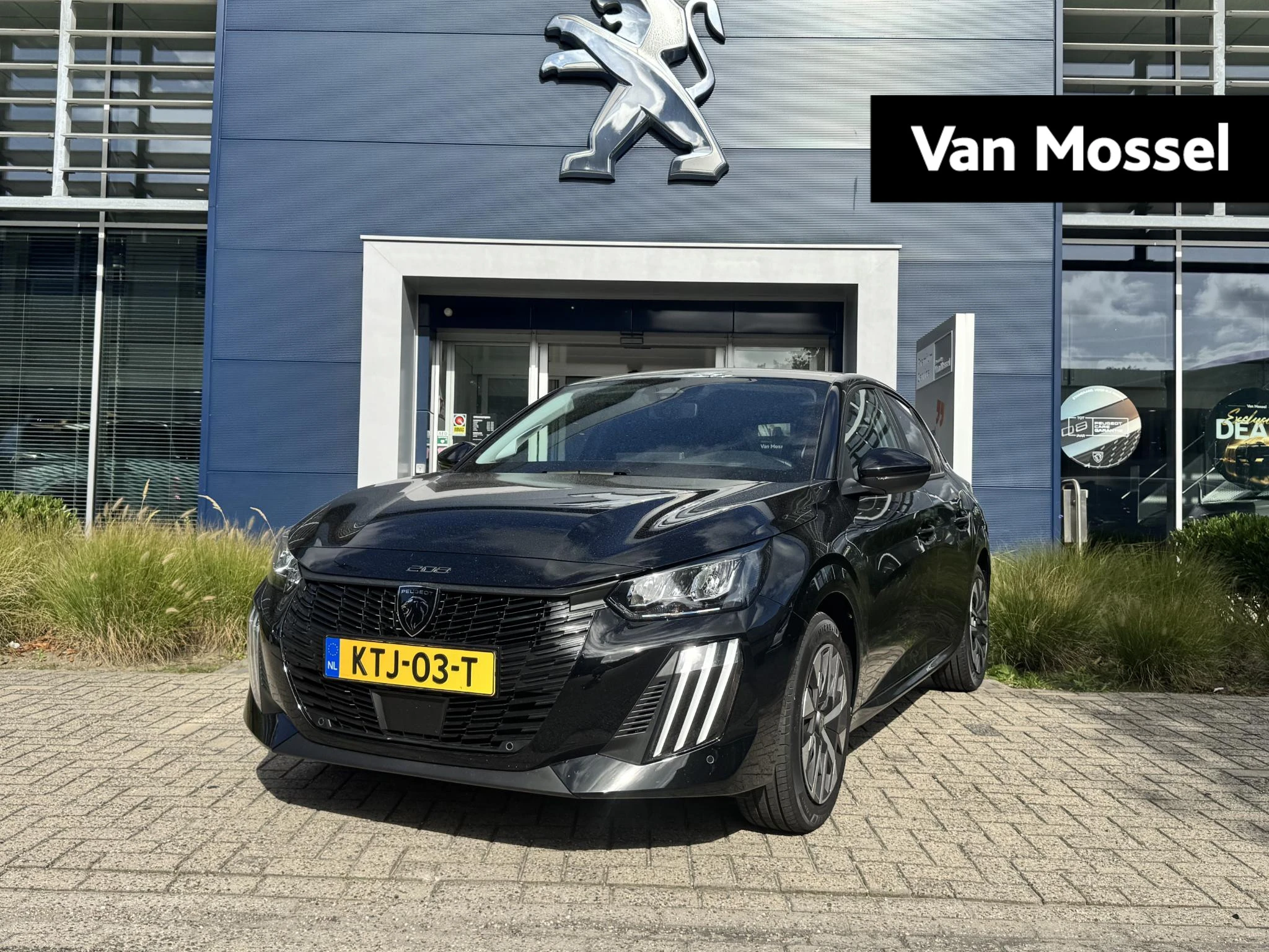 Peugeot-208-image-0