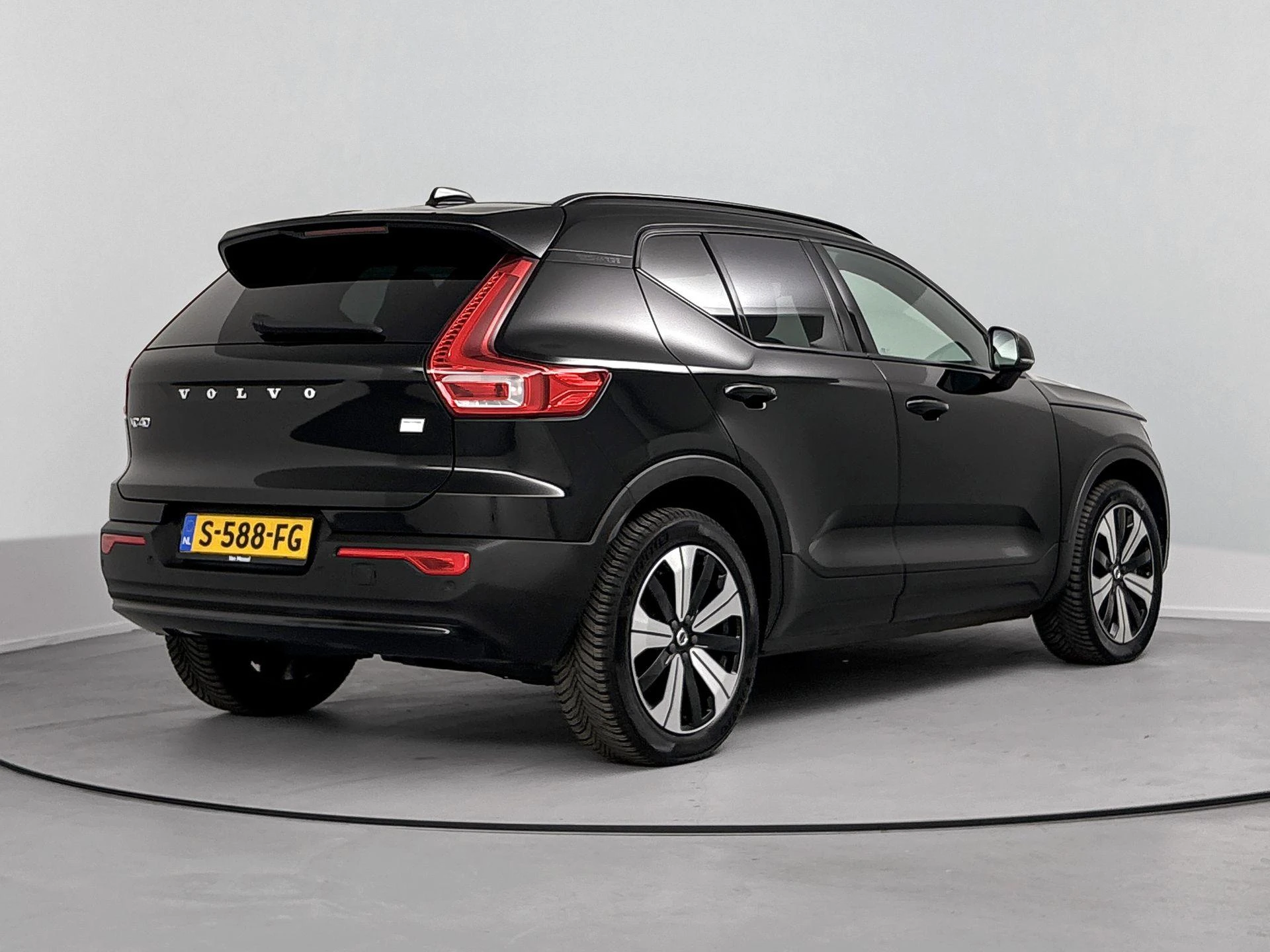 Volvo XC40 Recharge Core 70 kWh