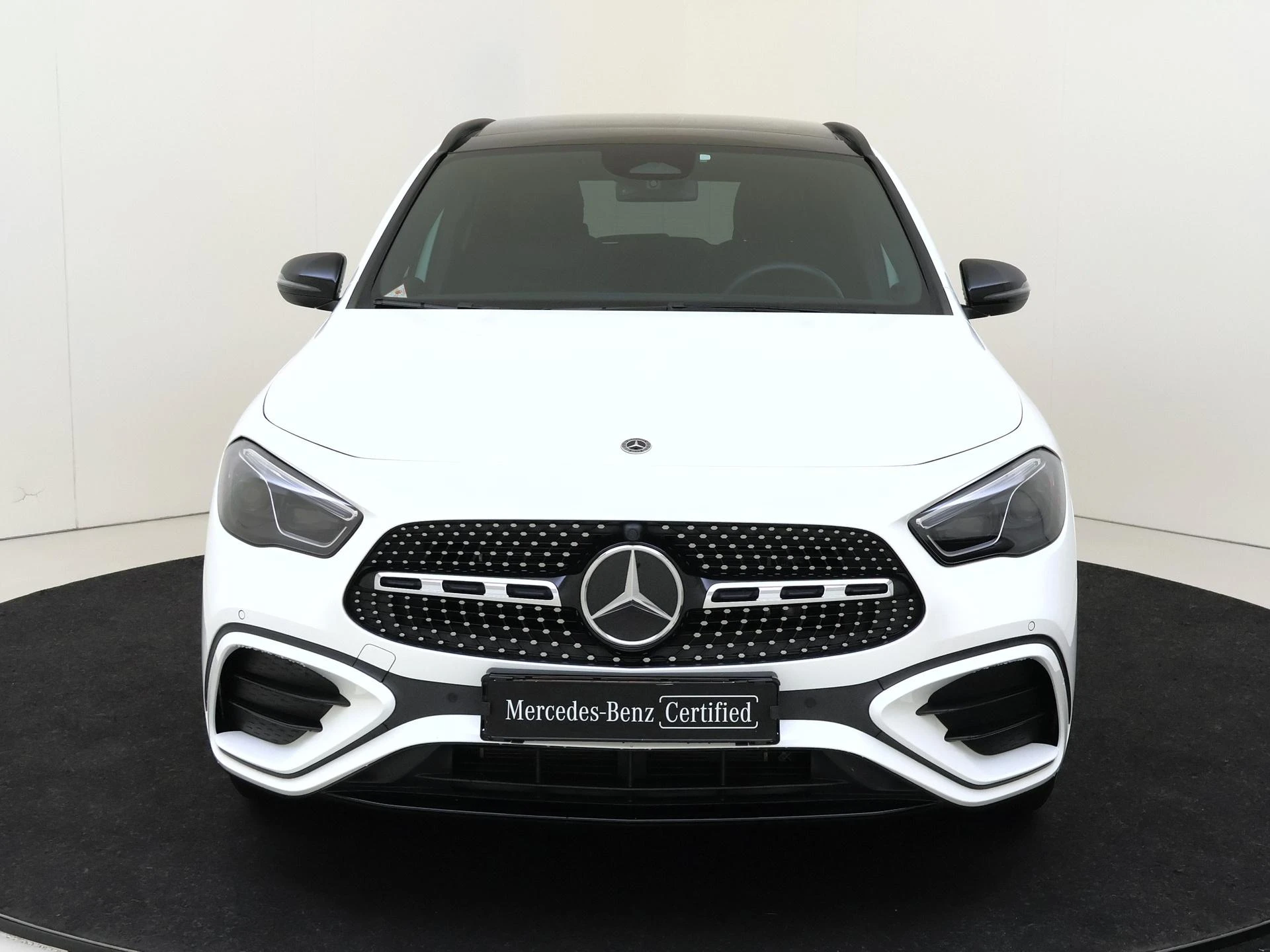 Mercedes-Benz-GLA-image-5