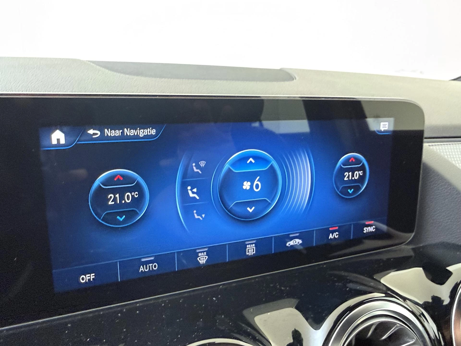 Mercedes-Benz GLA 180 Business Solution Luxury