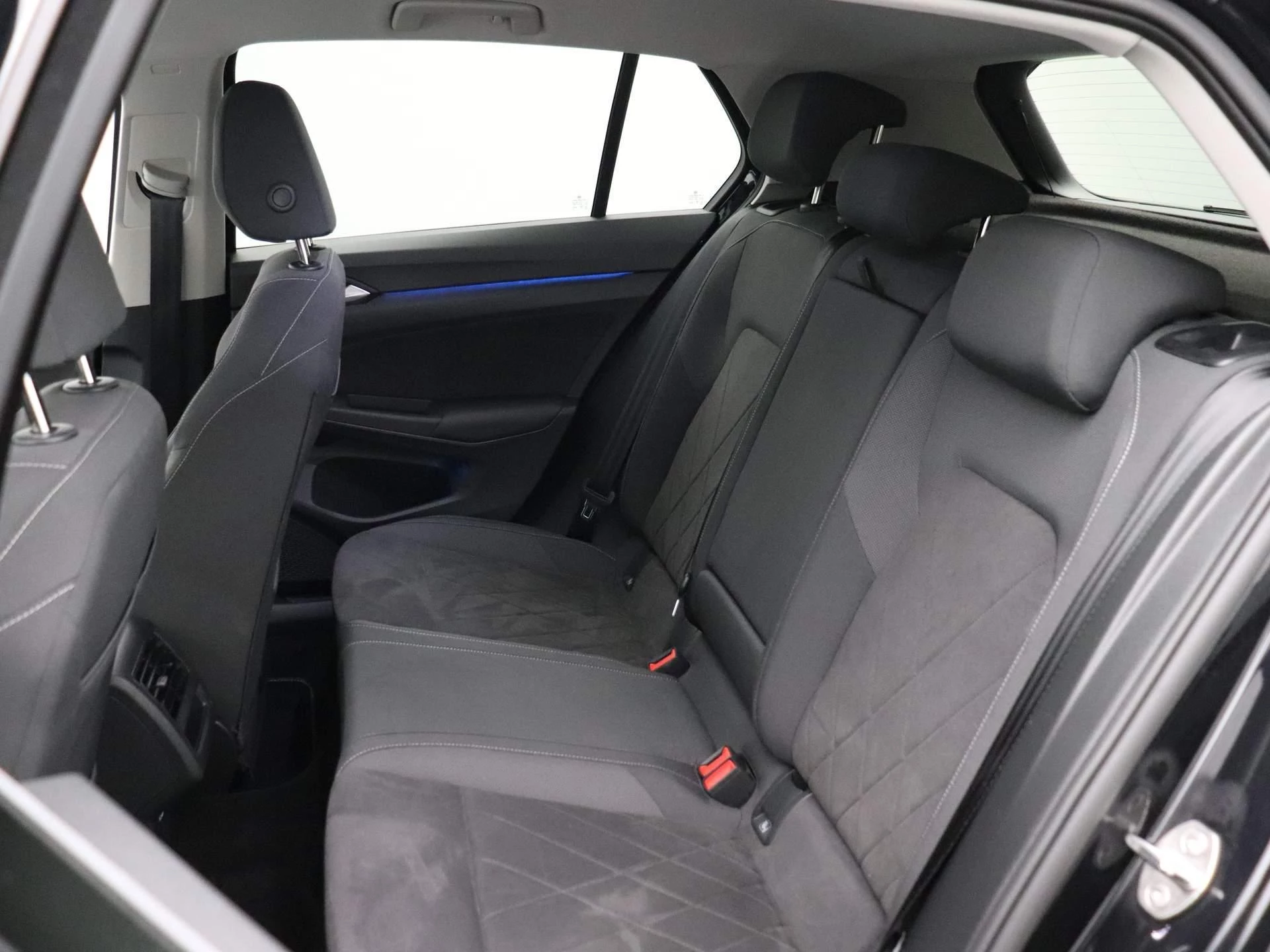 Volkswagen-Golf-image-11