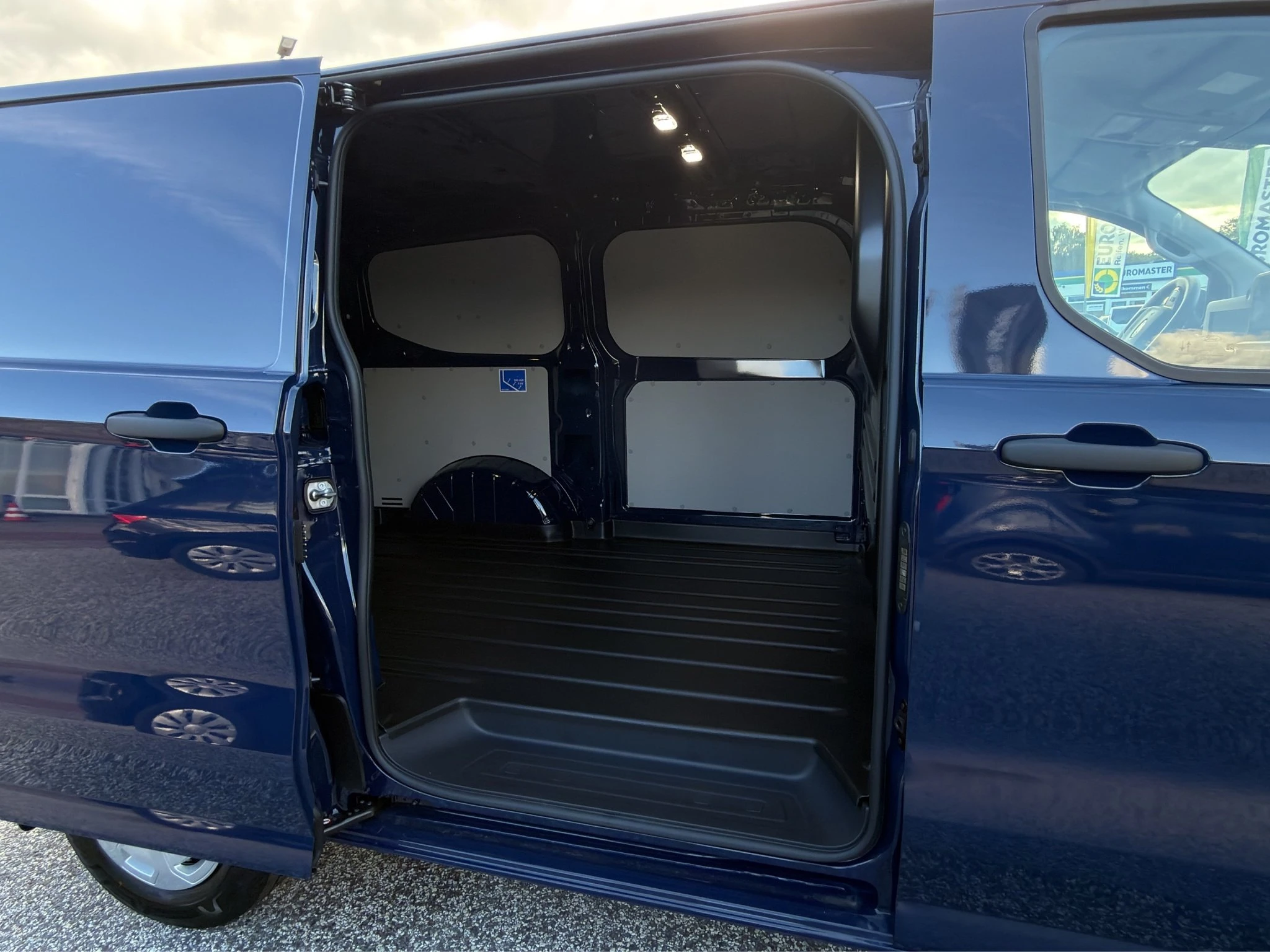 Ford-Transit Custom-image-18