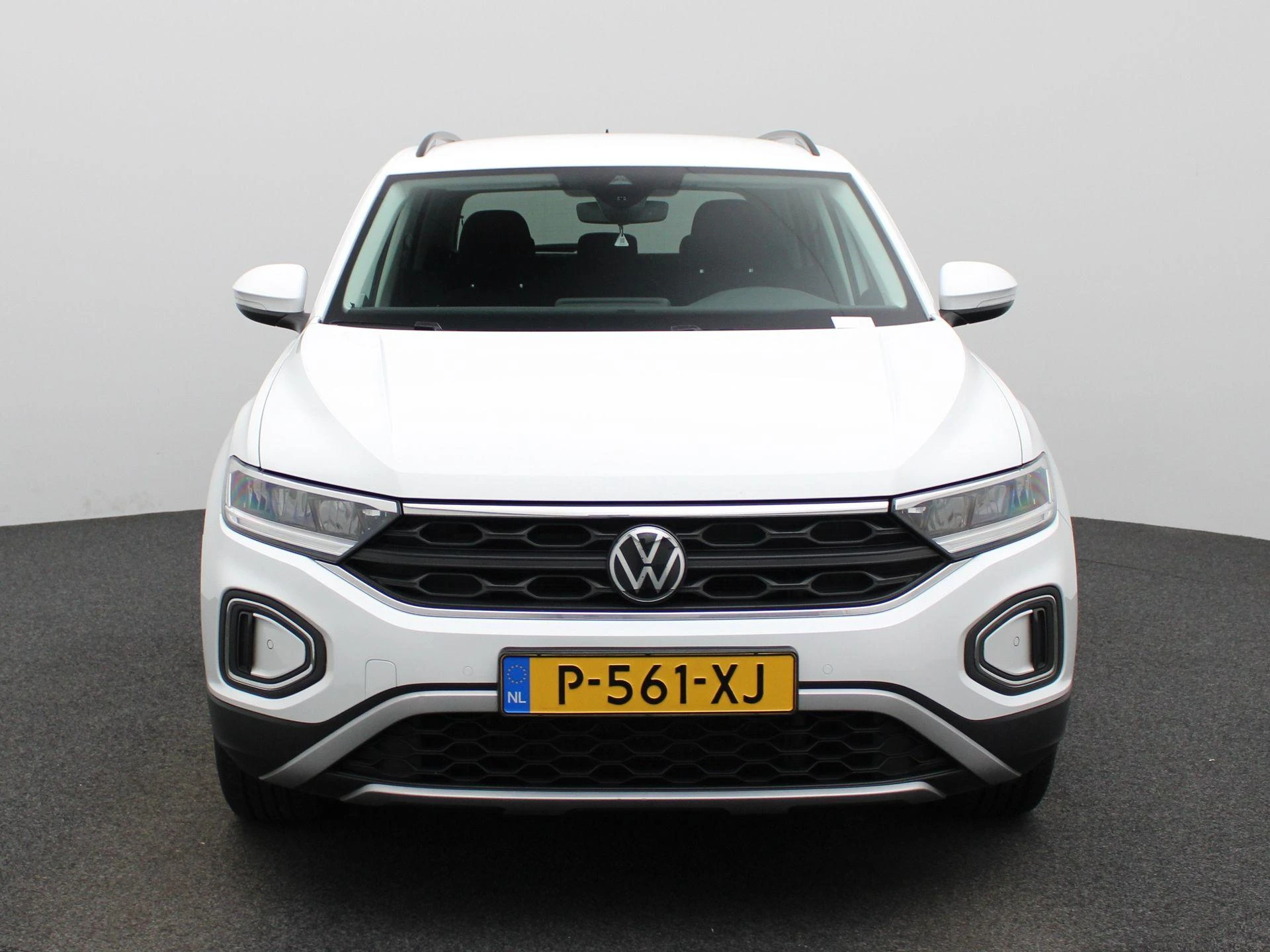 Volkswagen-T-Roc-image-2